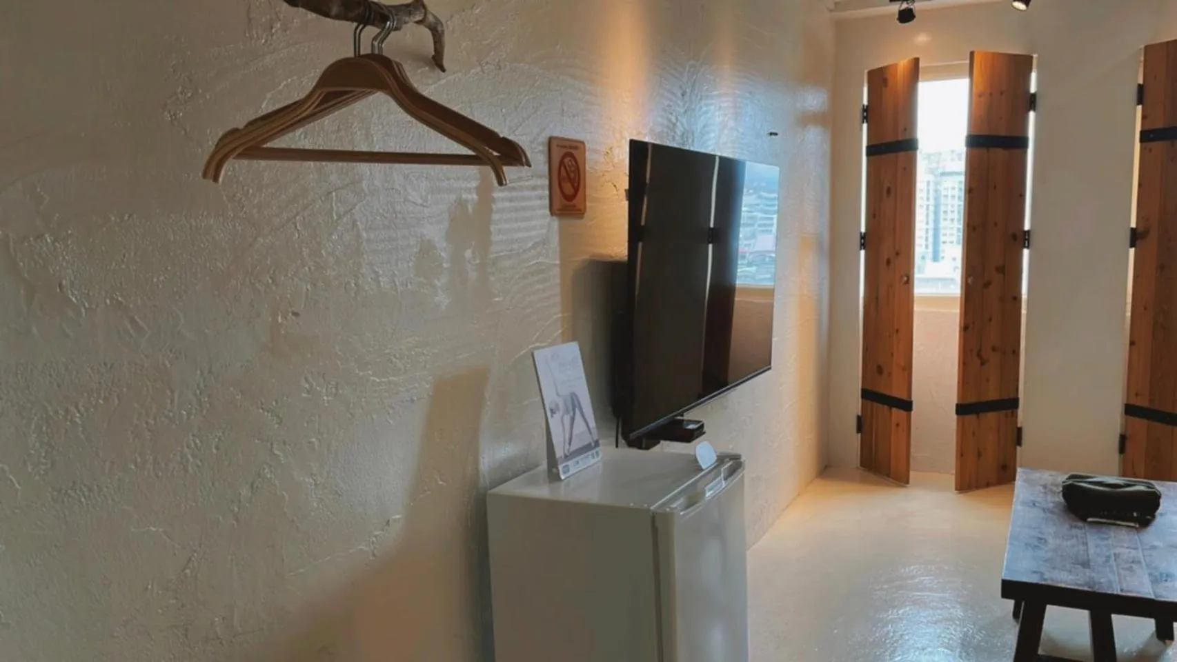 TV and multimedia in Chill Roof Hotel