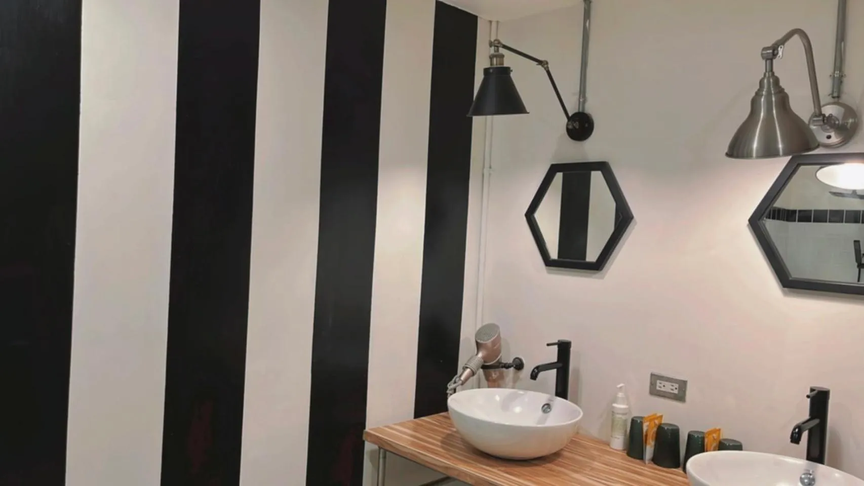 Bathroom in Chill Roof Hotel