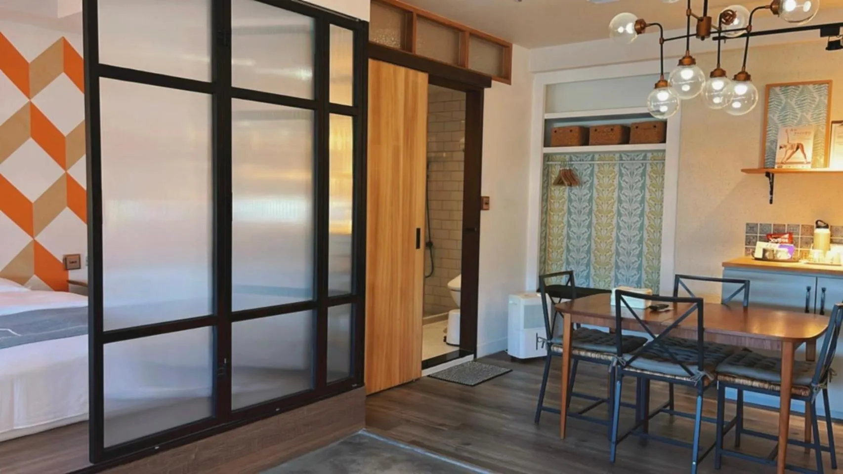 Photo of the whole room in Chill Roof Hotel