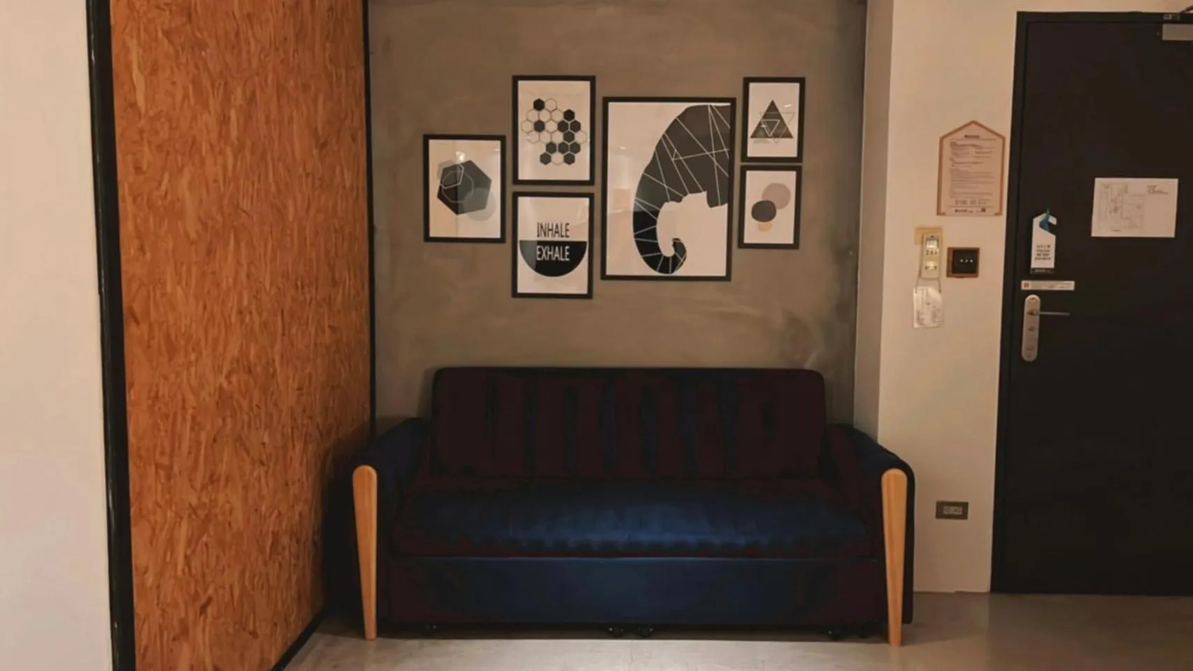 Photo of the whole room in Chill Roof Hotel