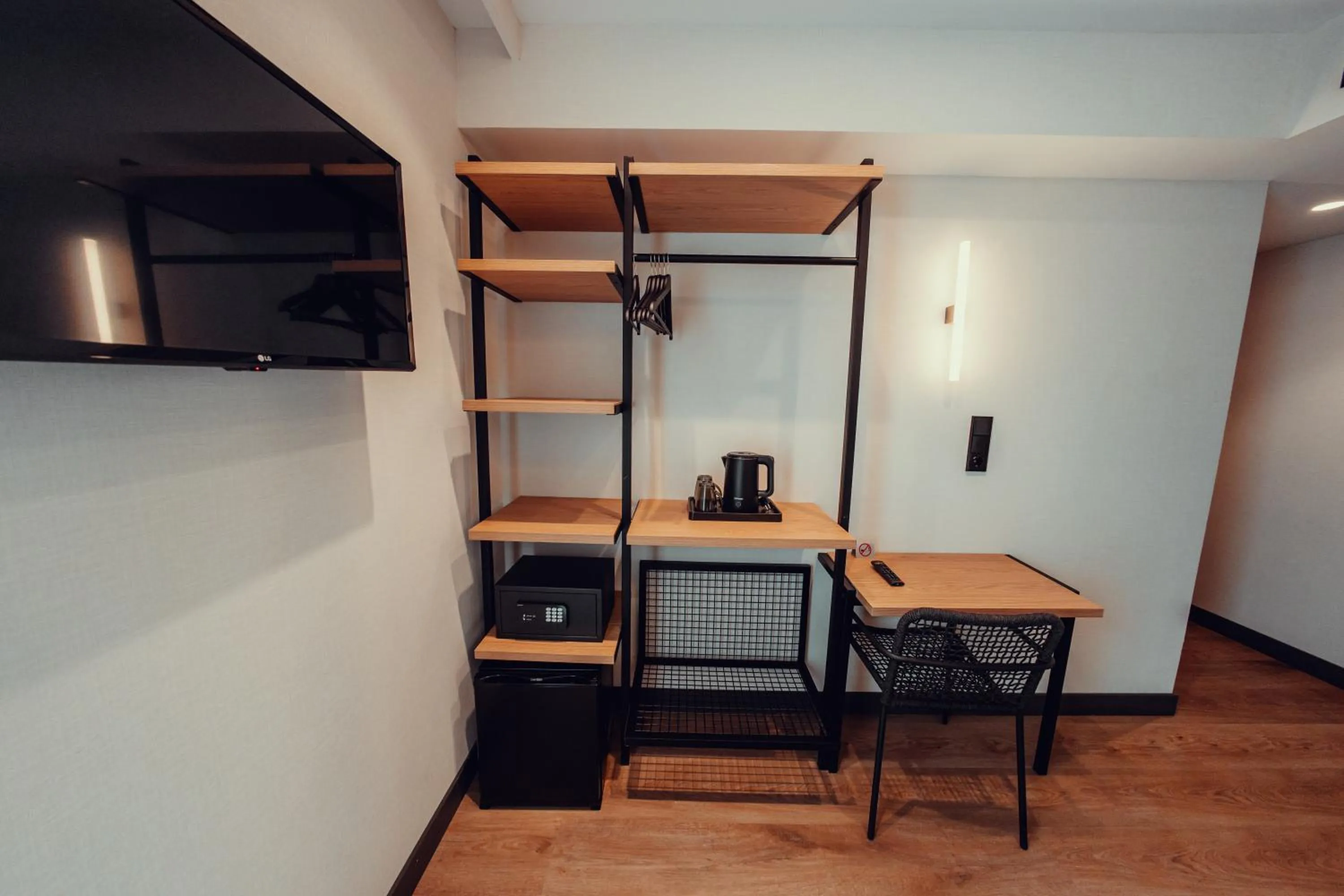 TV and multimedia in Hotel Transit