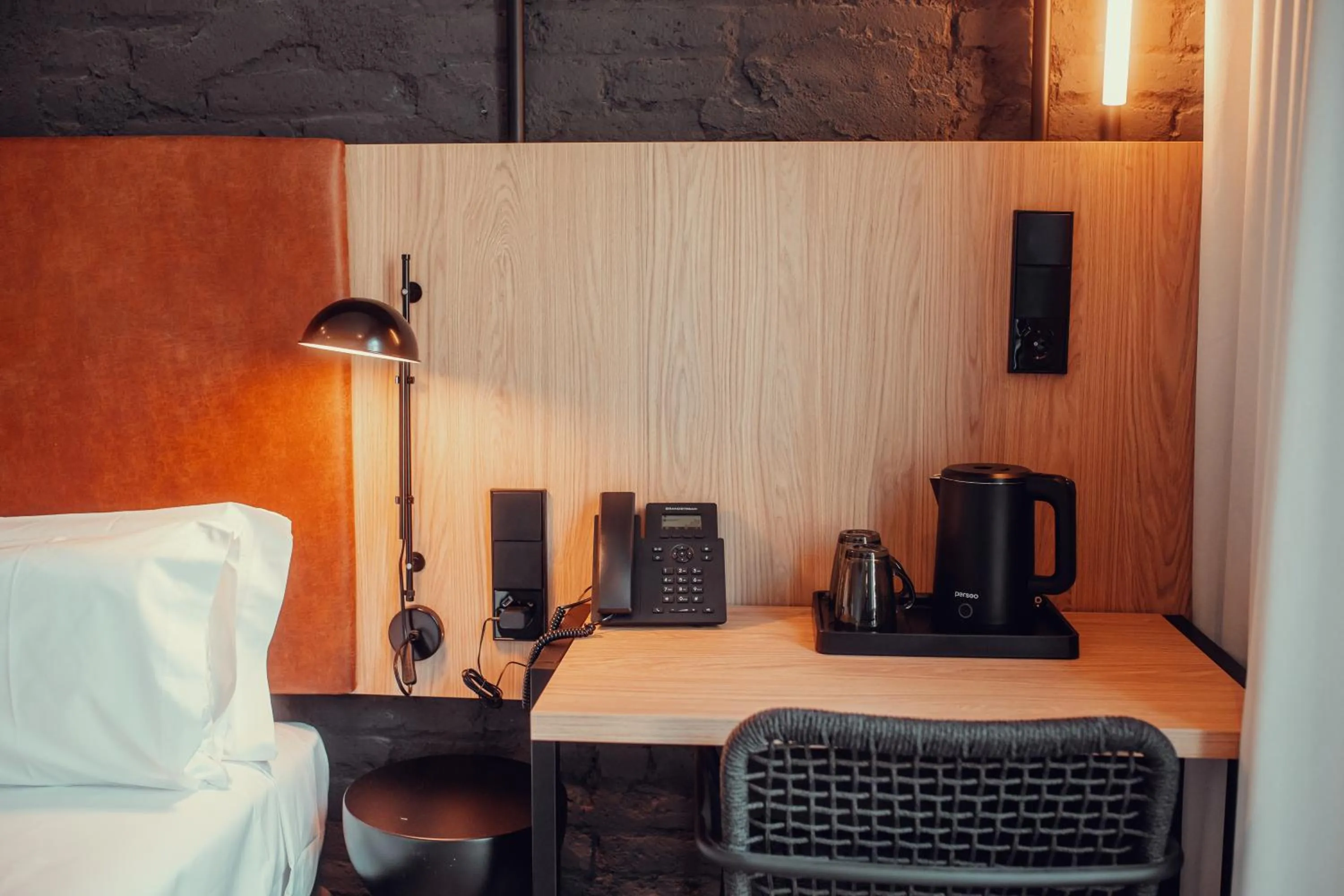 Photo of the whole room, Bed in Hotel Transit