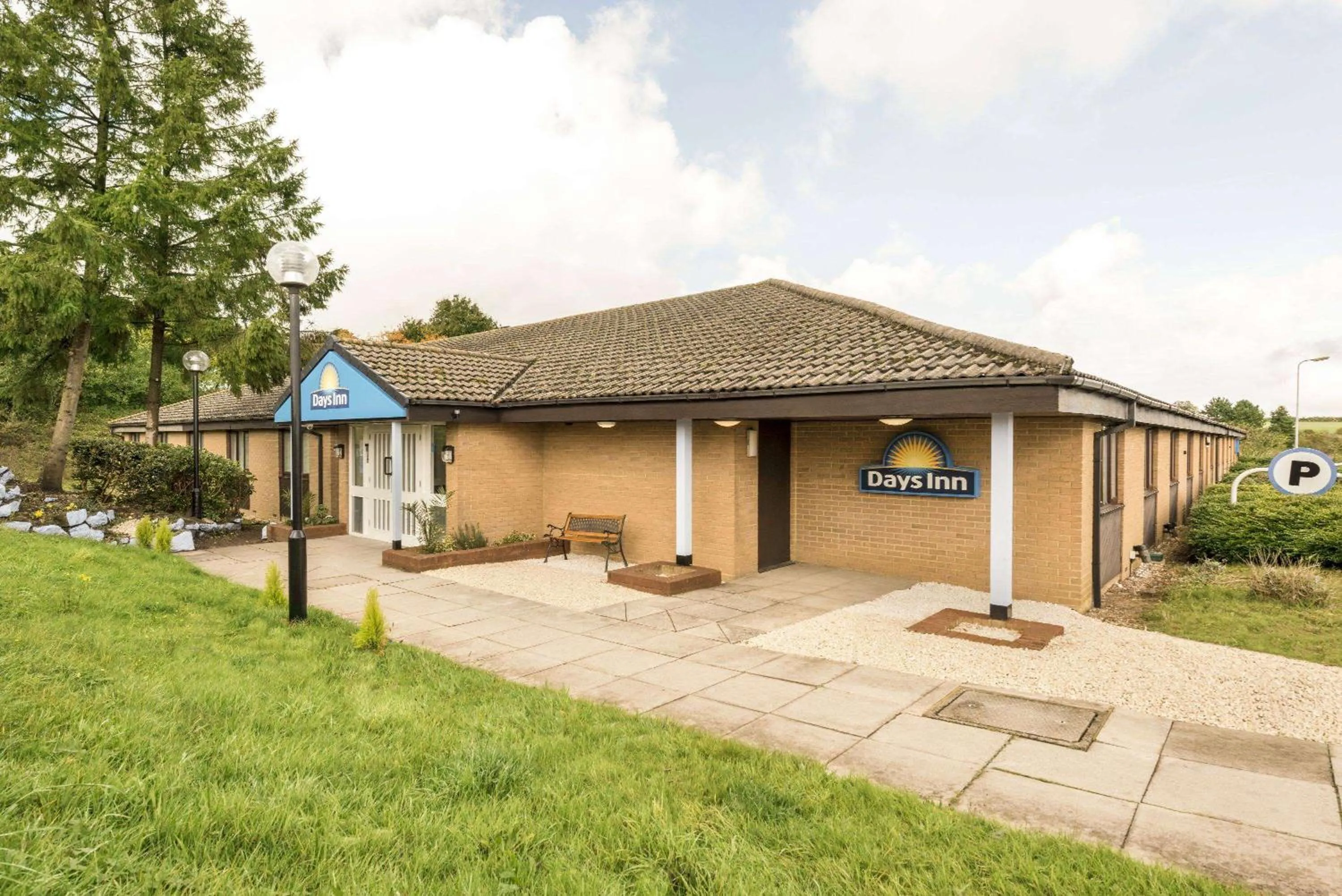 Property building in Days Inn Sutton Scotney North