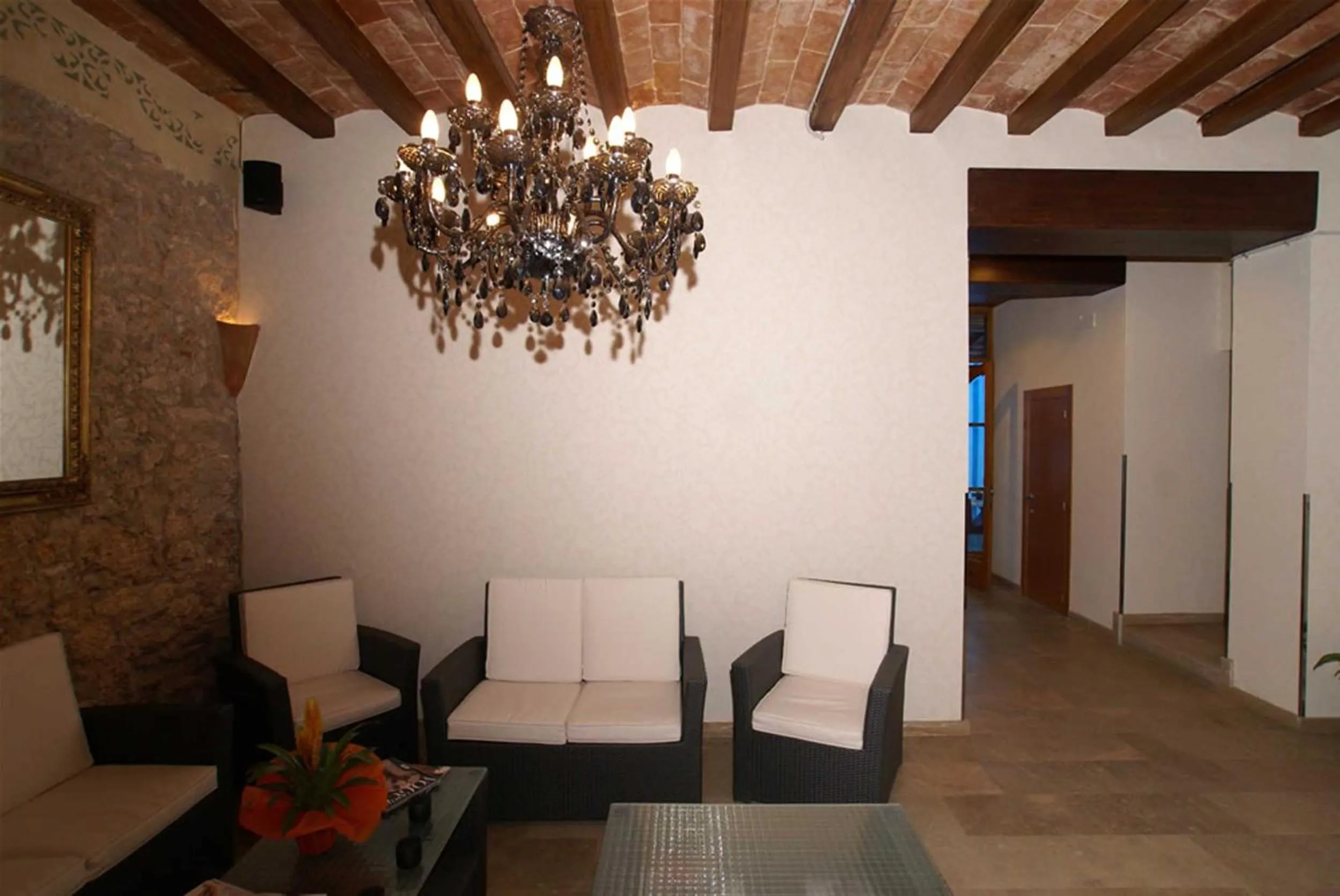 Lobby or reception in Parrots Sitges Hotel