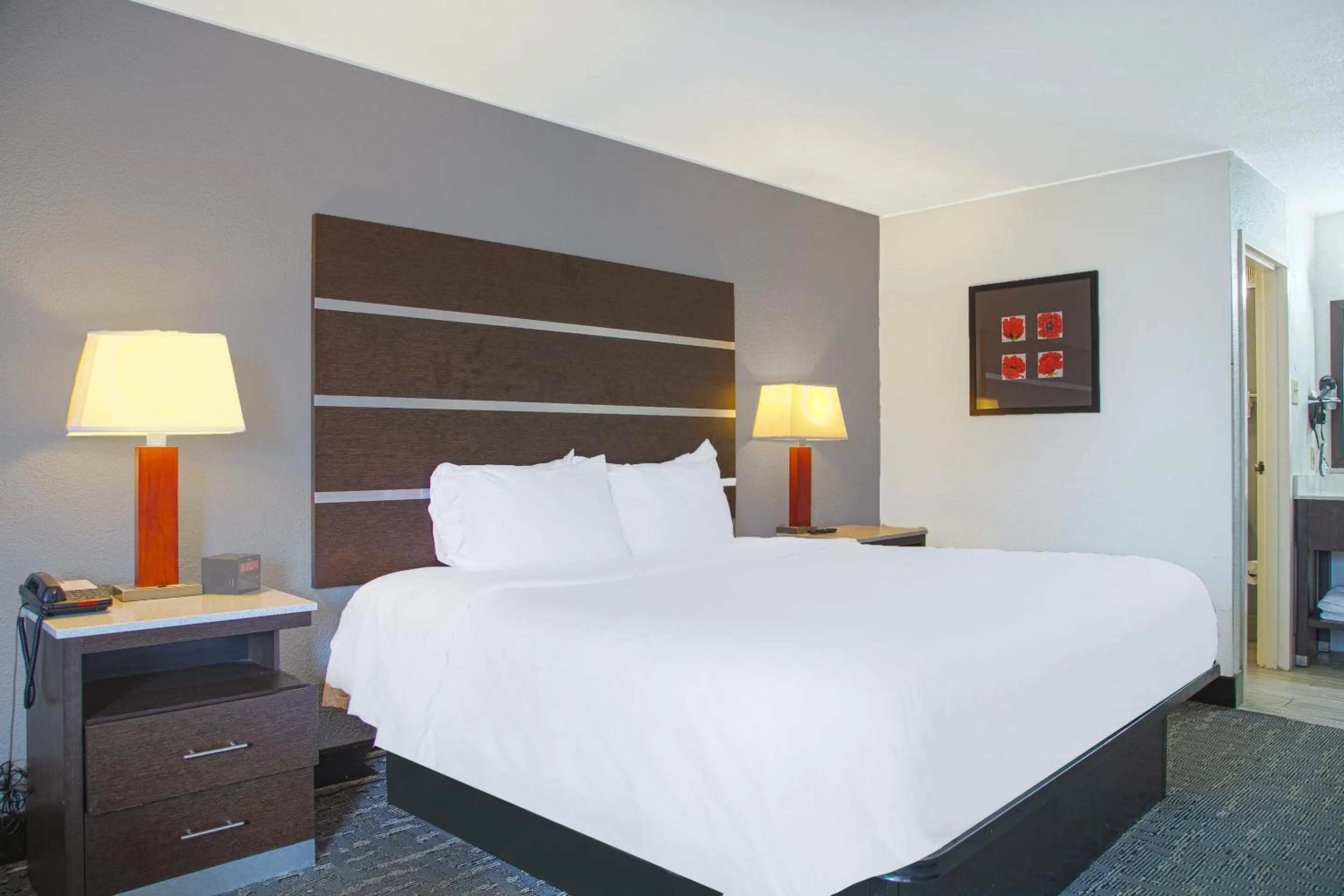 Bedroom in My Homes Macon North I-75 By OYO