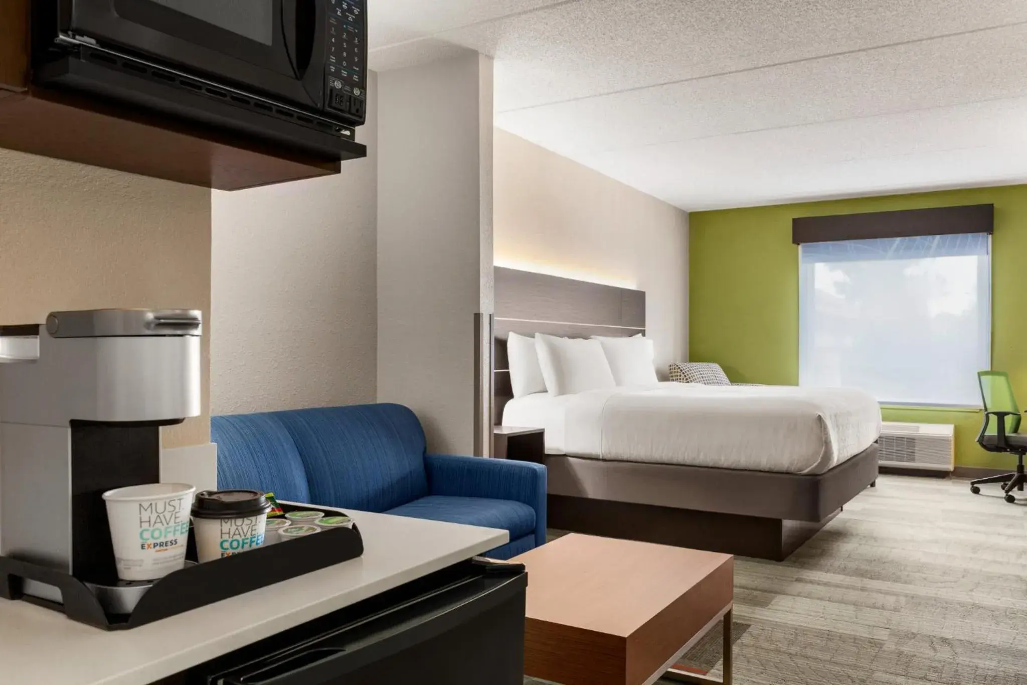 King Suite with Sofa Bed in Holiday Inn Express Hotel & Suites Live Oak by IHG King Suite with Sofa Bed in Holiday Inn Express Hotel & Suites Live Oak by IHG