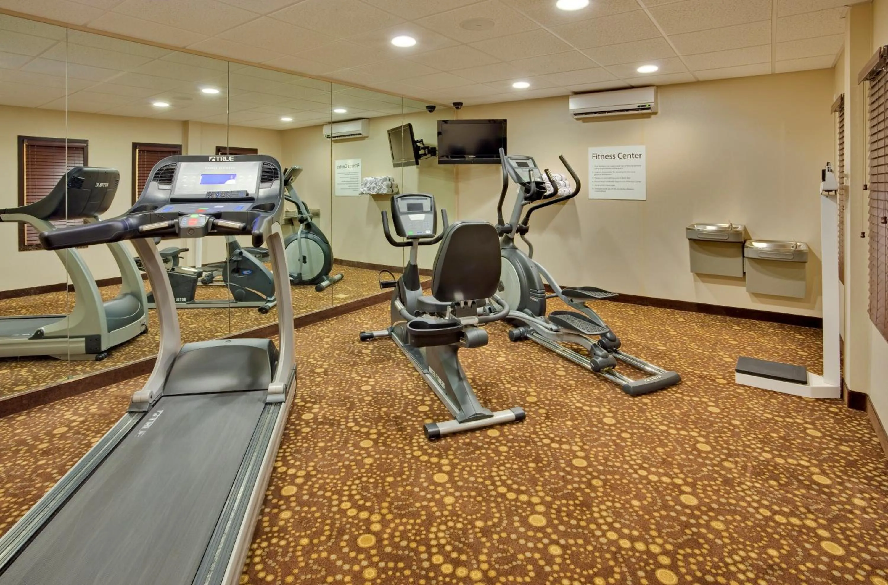 Fitness centre/facilities in Holiday Inn Express Hotel & Suites Lebanon by IHG