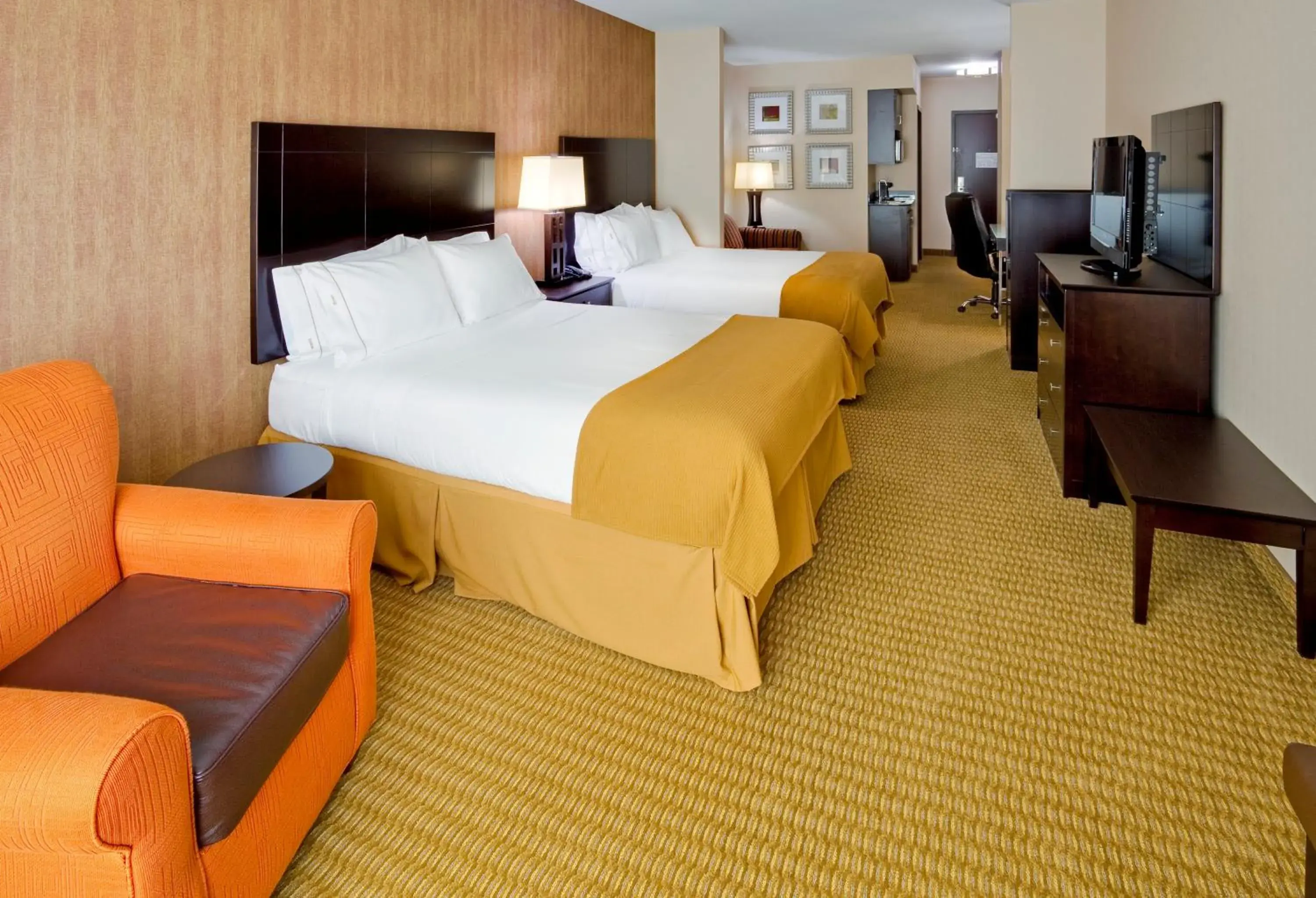 Queen Suite with Two Queen Beds in Holiday Inn Express Hotel & Suites Lebanon by IHG Queen Suite with Two Queen Beds in Holiday Inn Express Hotel & Suites Lebanon by IHG