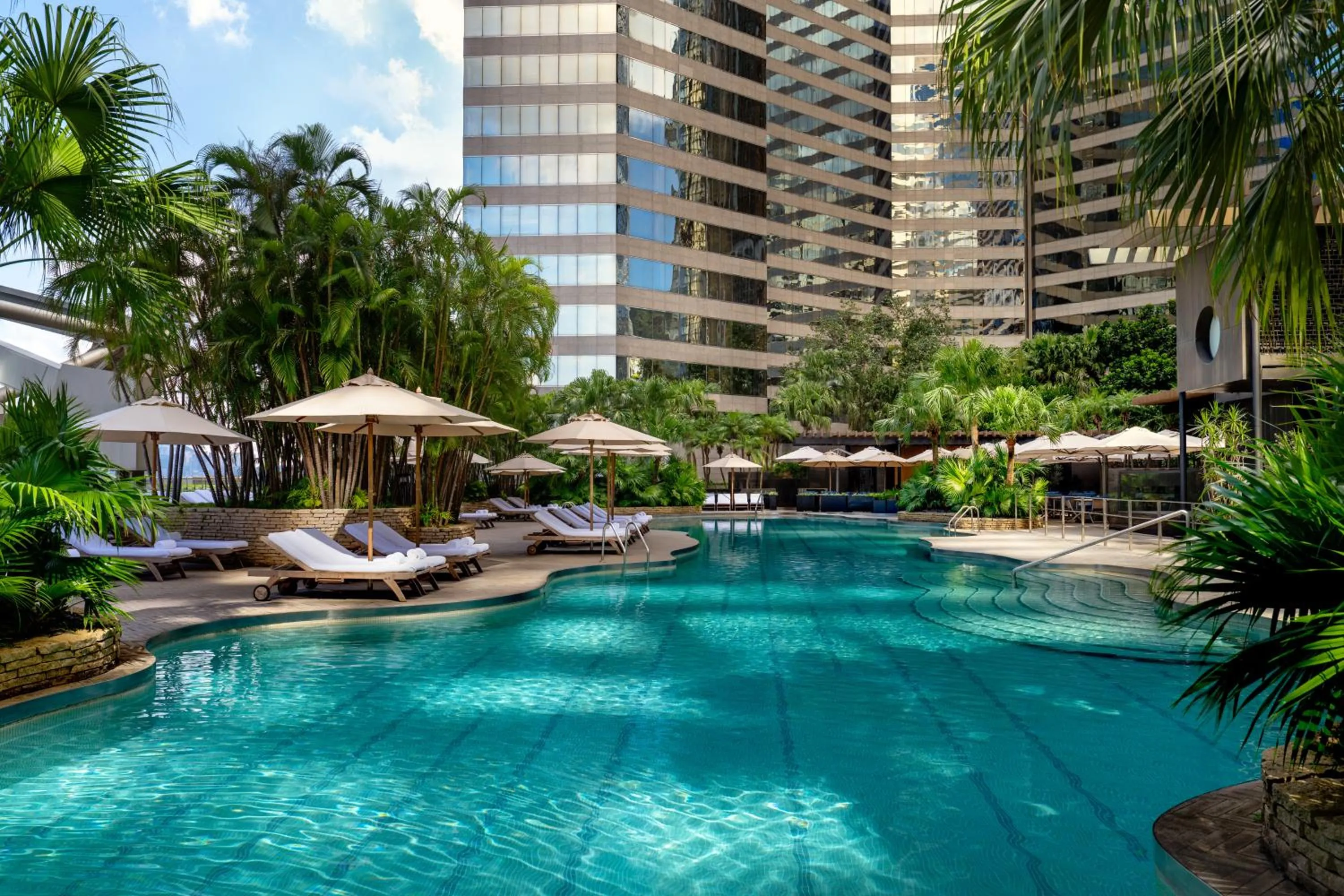 Swimming pool in Renaissance Hong Kong Harbour View Hotel