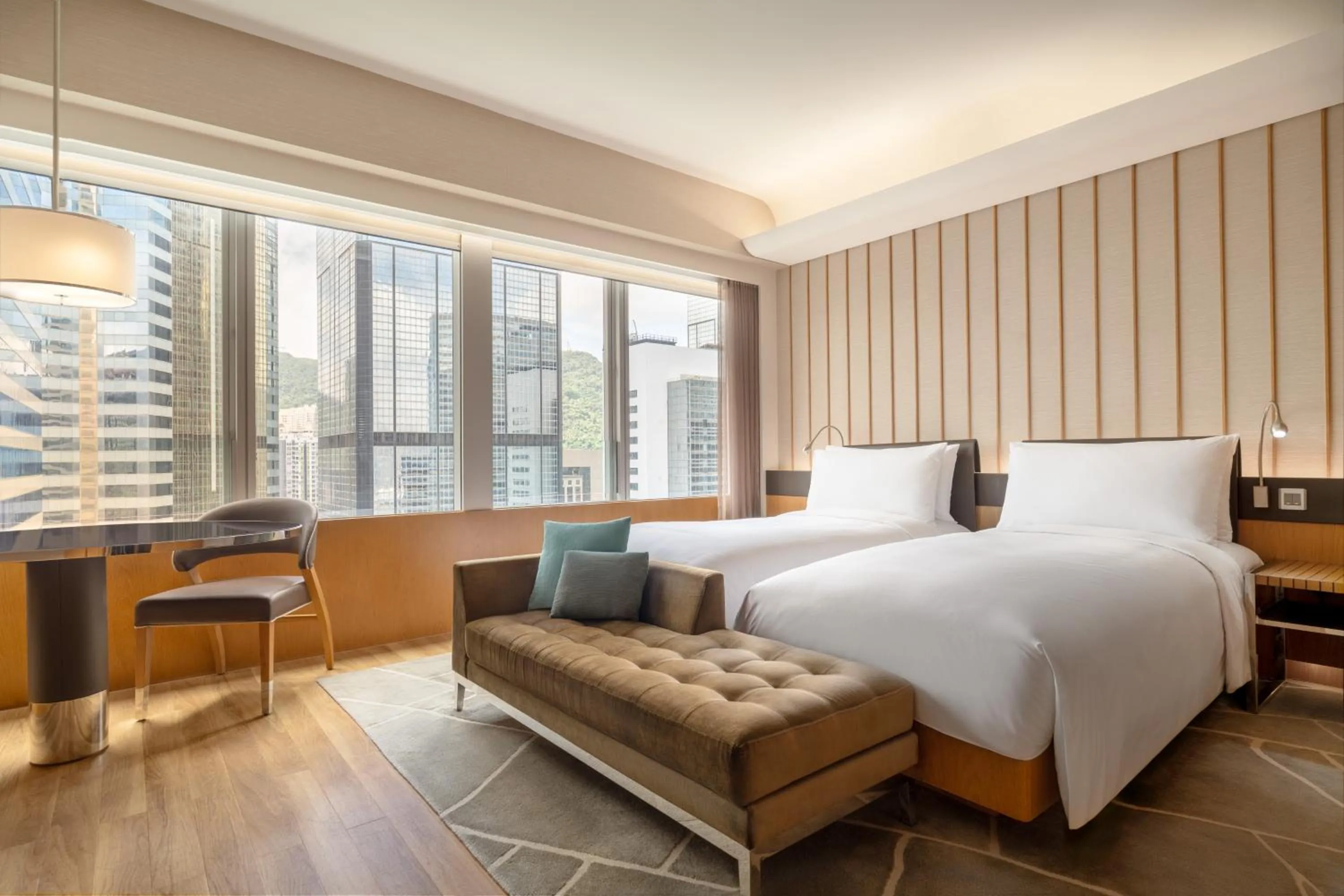 Bed in Renaissance Hong Kong Harbour View Hotel