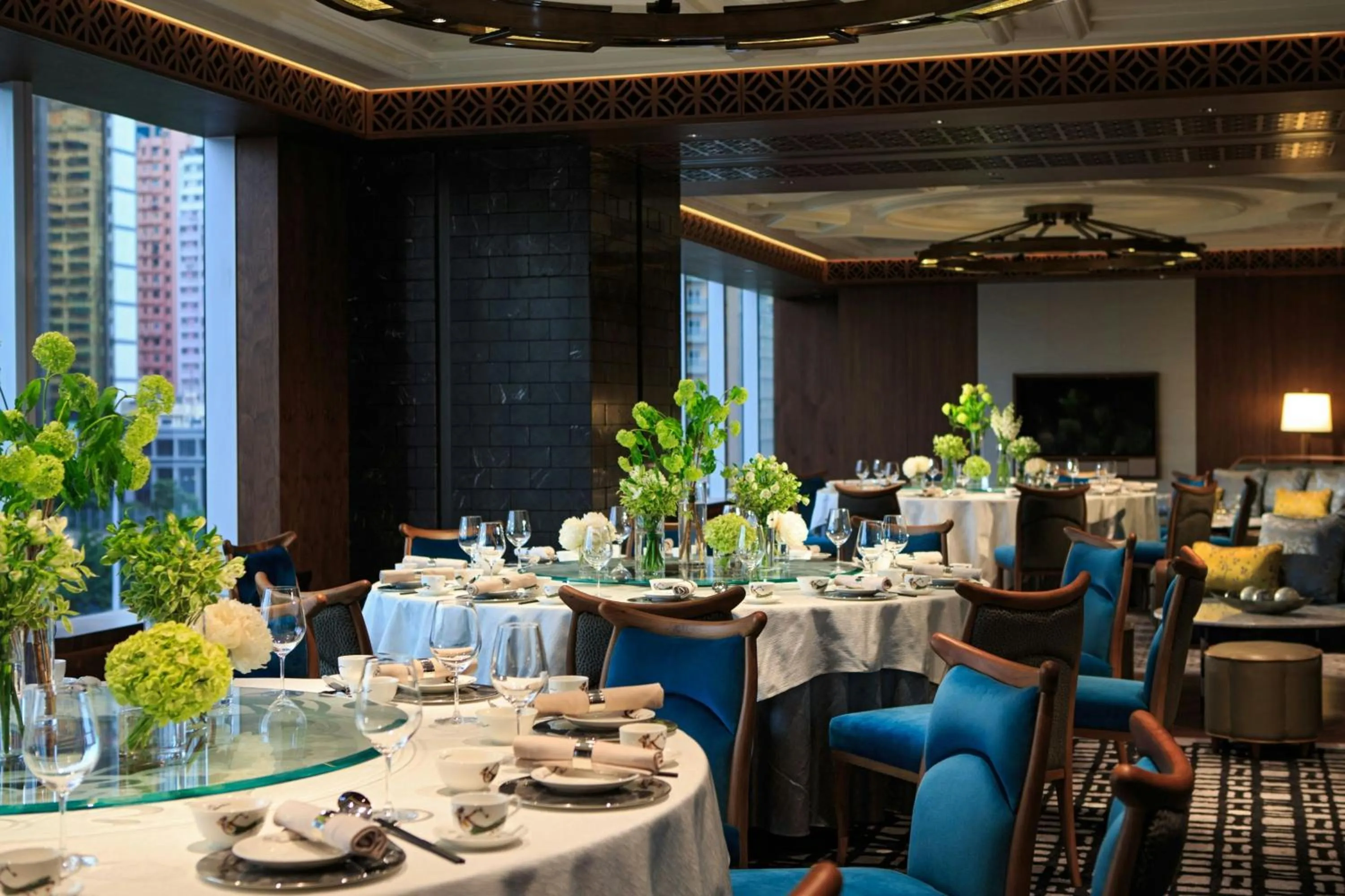 Restaurant/places to eat in Renaissance Hong Kong Harbour View Hotel