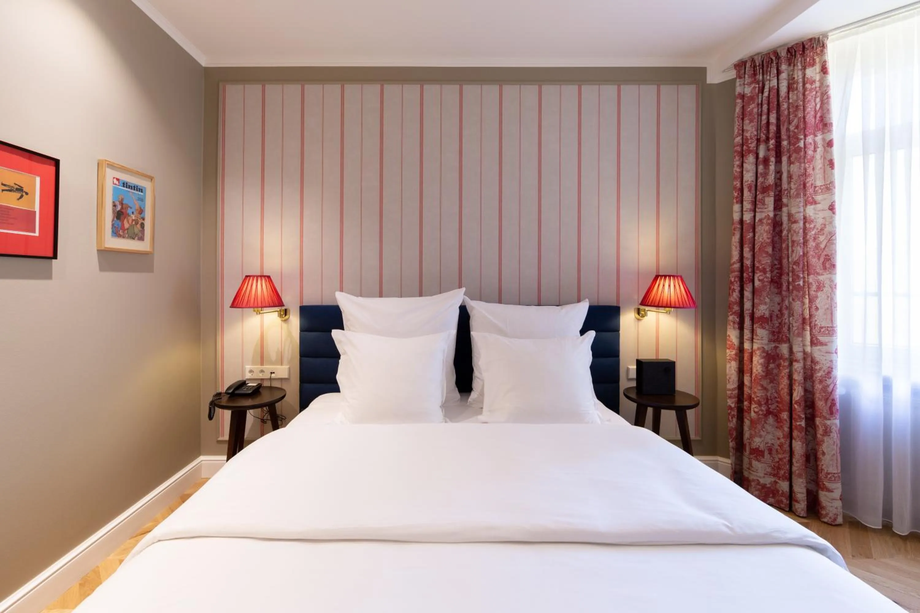 Bedroom, Bed in Hotel Perrin - former Carlton