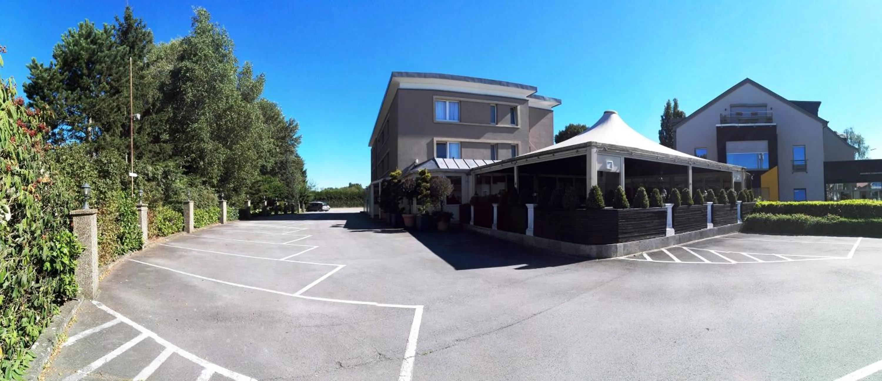 Facade/entrance in BIVIUS Hotel Restaurant Luxembourg