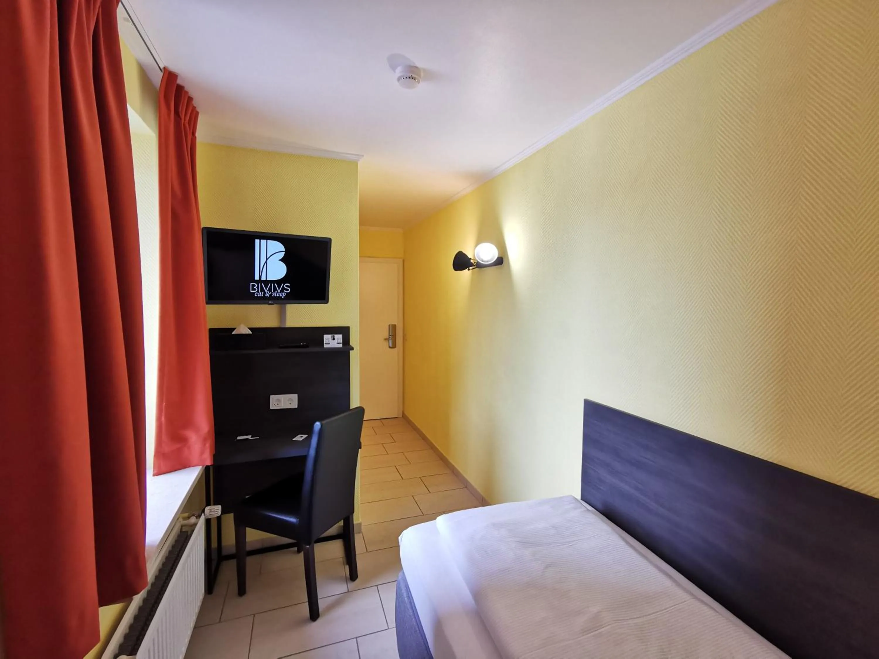 Bedroom, Bed in BIVIUS Hotel Restaurant Luxembourg