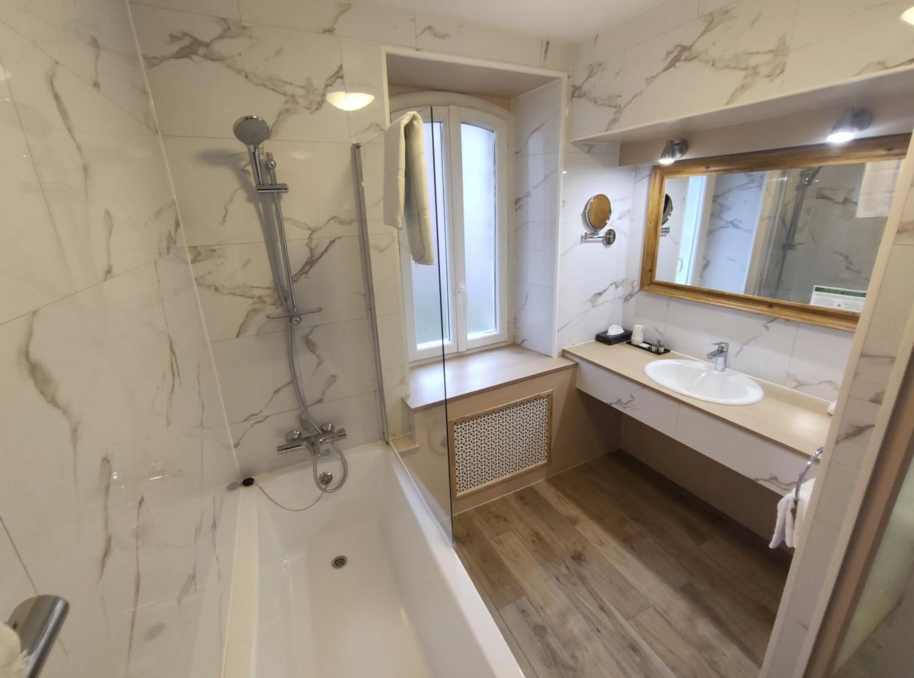 Bathroom in Le Pavillon Saint-Martin