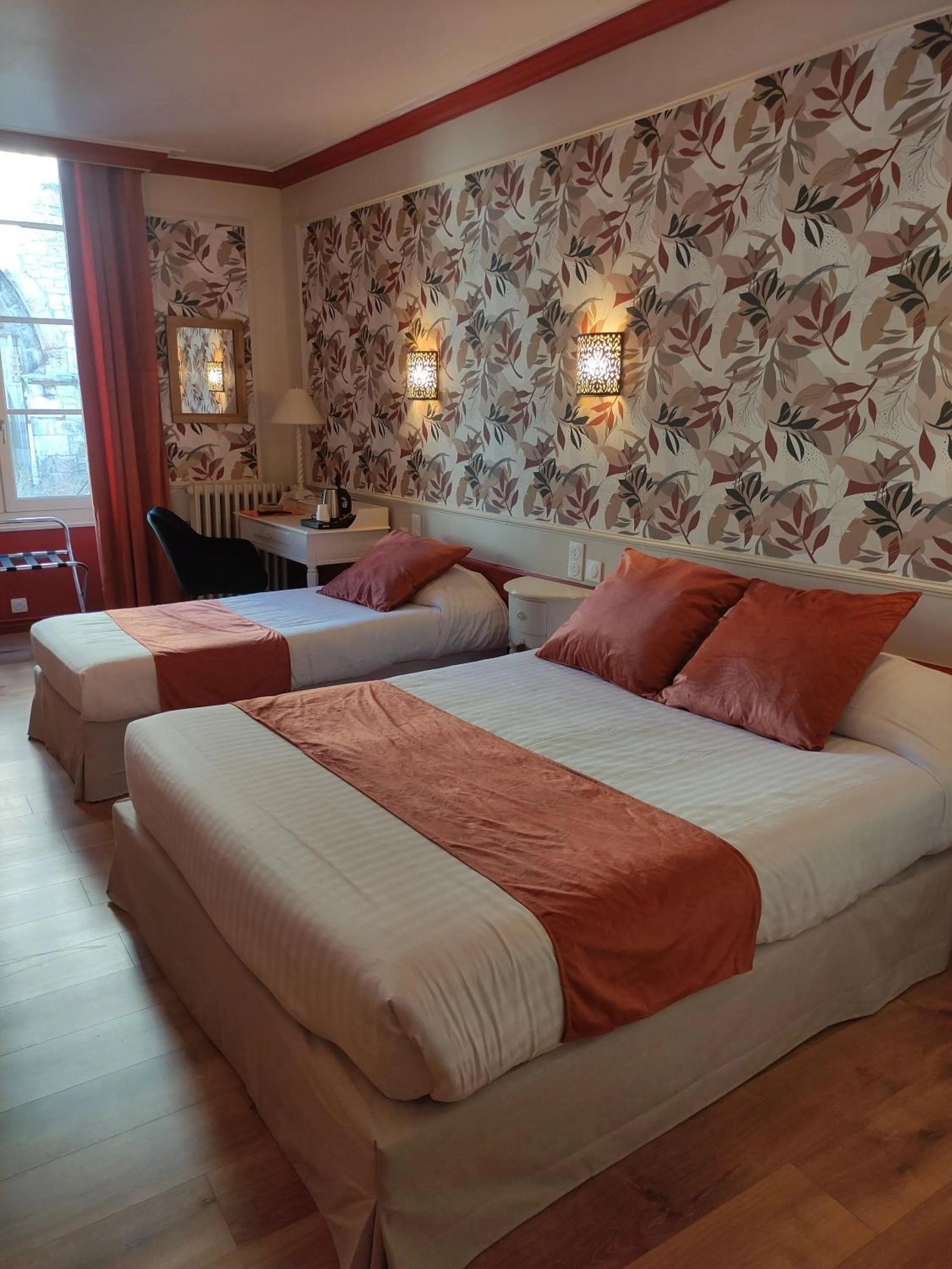 Bedroom, Bed in Le Pavillon Saint-Martin