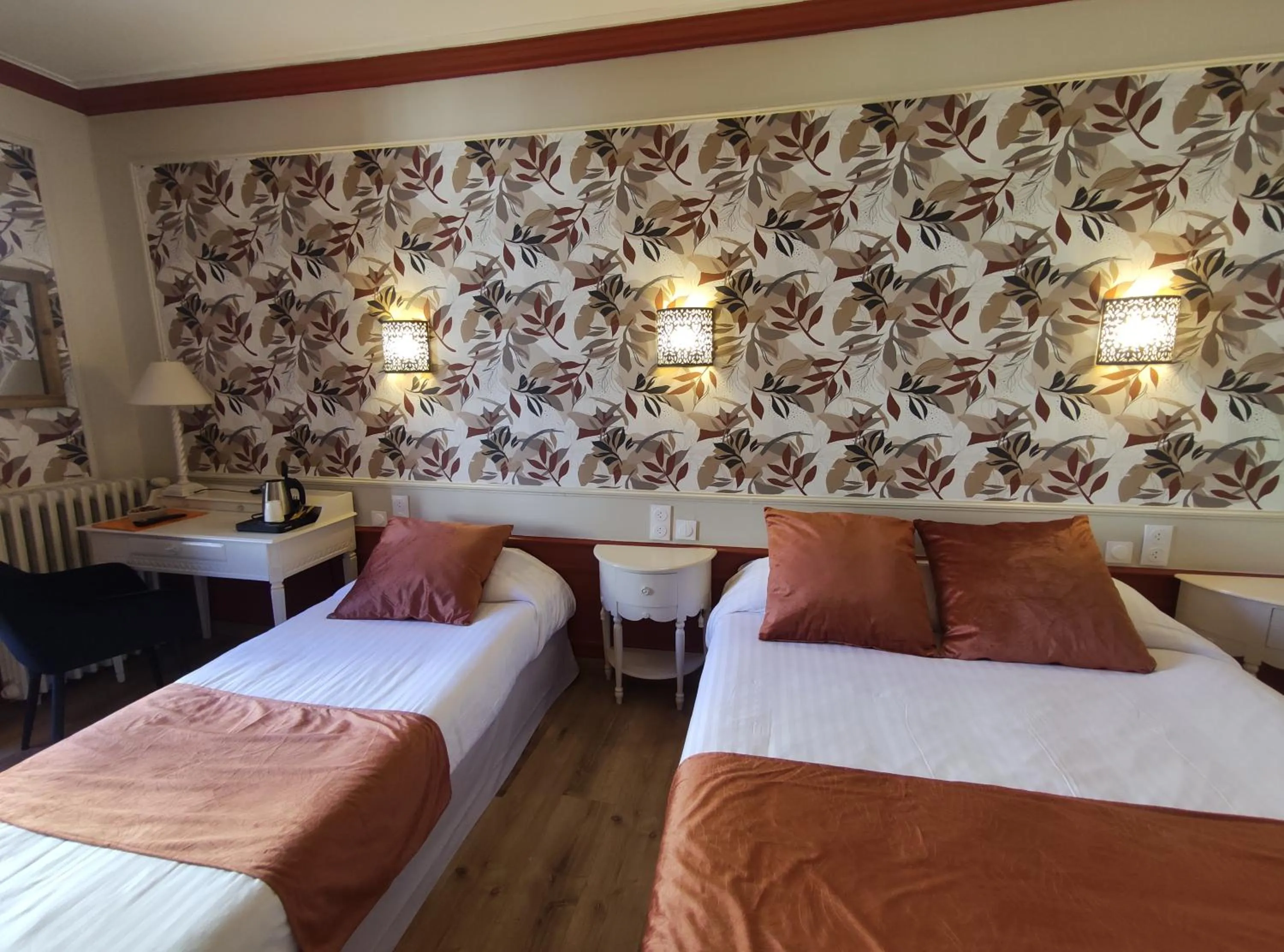 Bedroom, Bed in Le Pavillon Saint-Martin