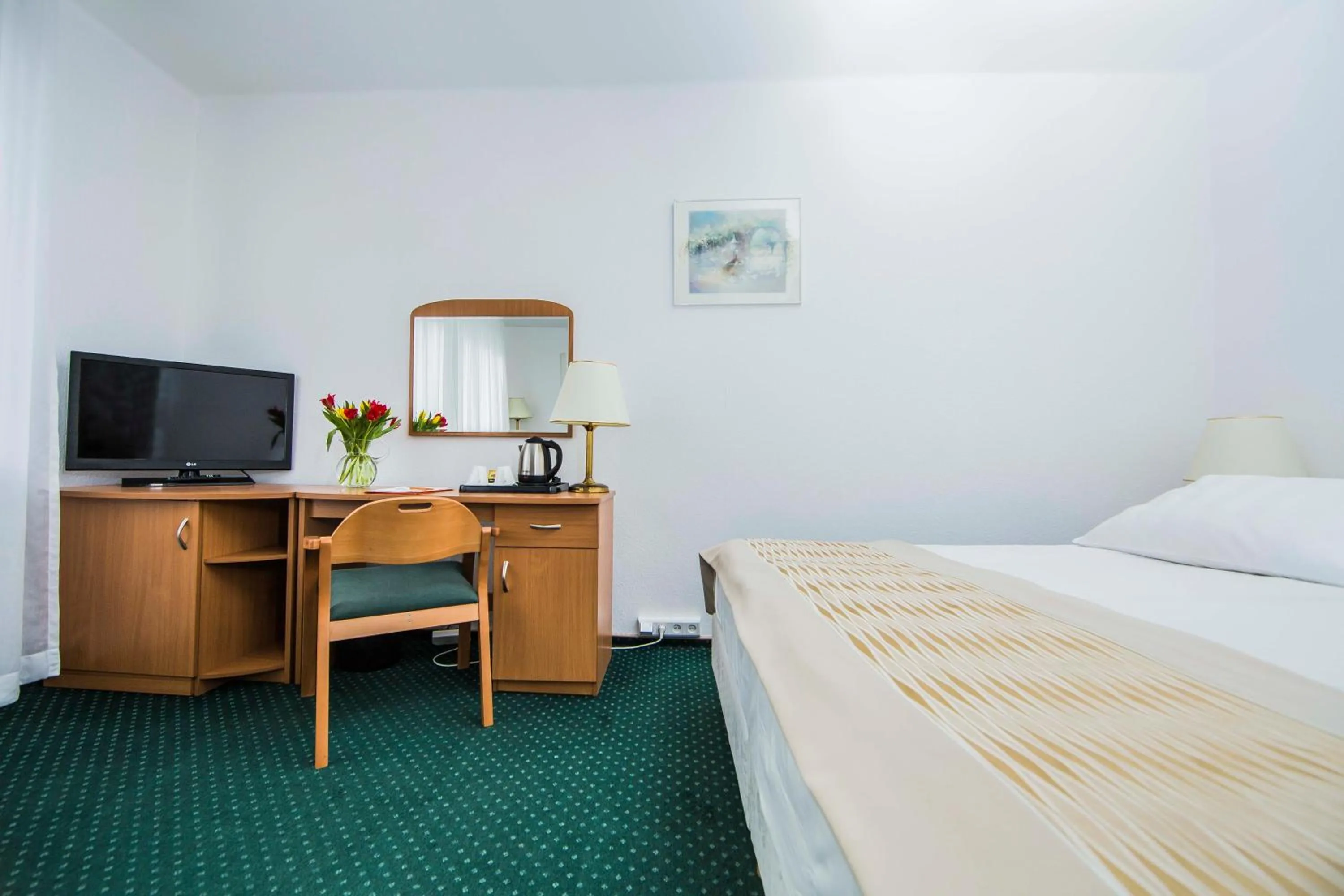 Photo of the whole room, Bed in Hotel Festival