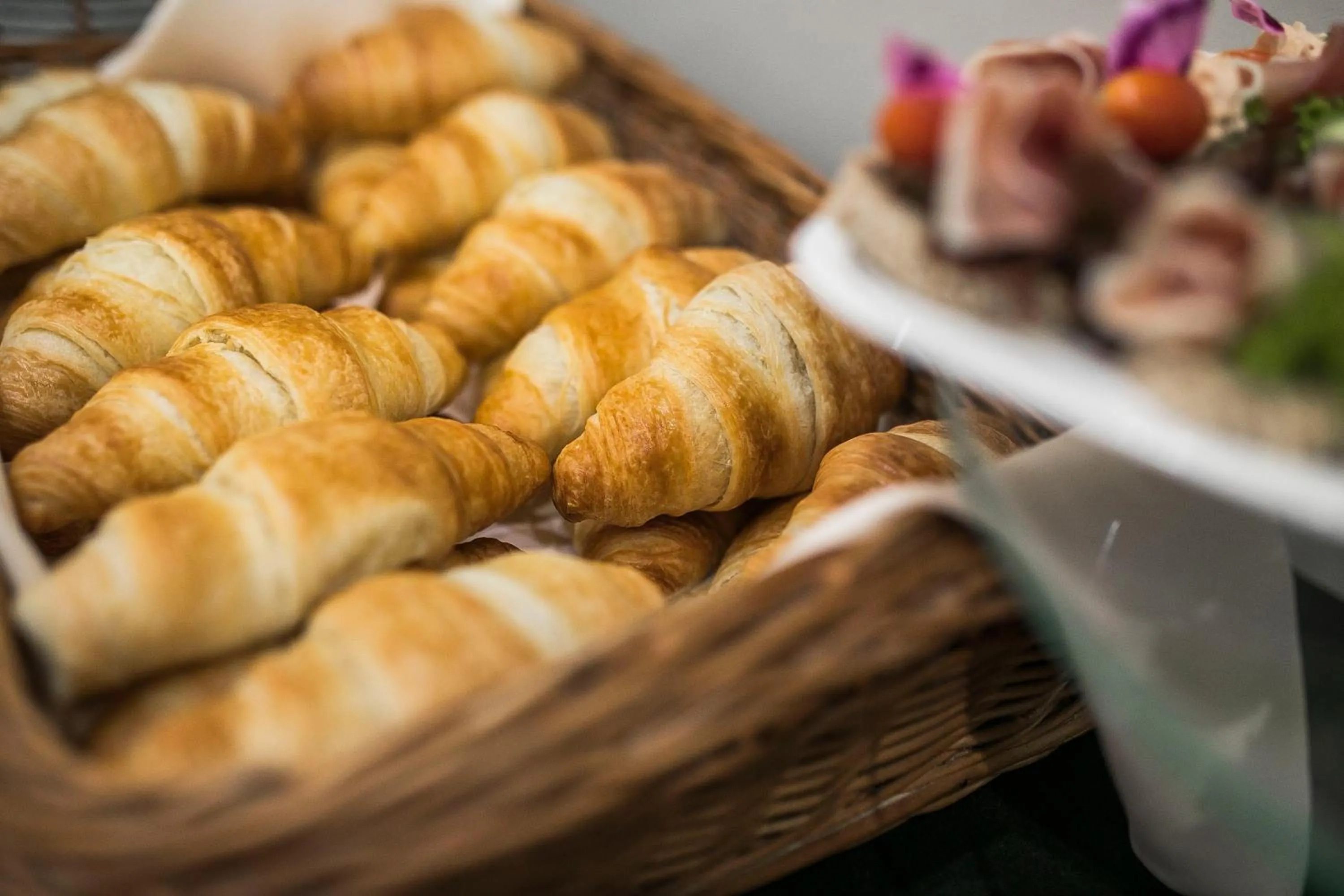 Restaurant/places to eat in Hotel Festival