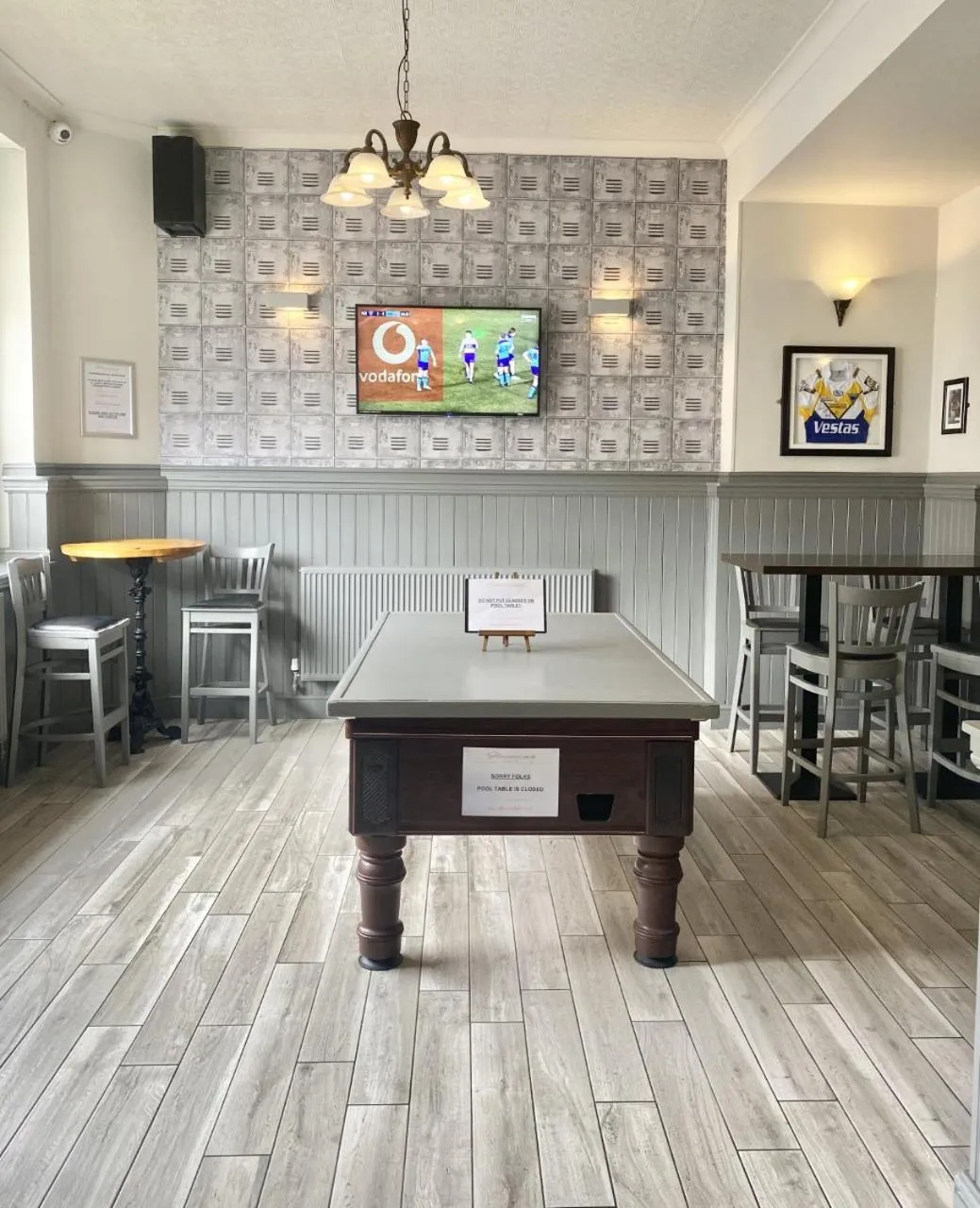 TV and multimedia in Jeffersons Hotel & Serviced Apartments