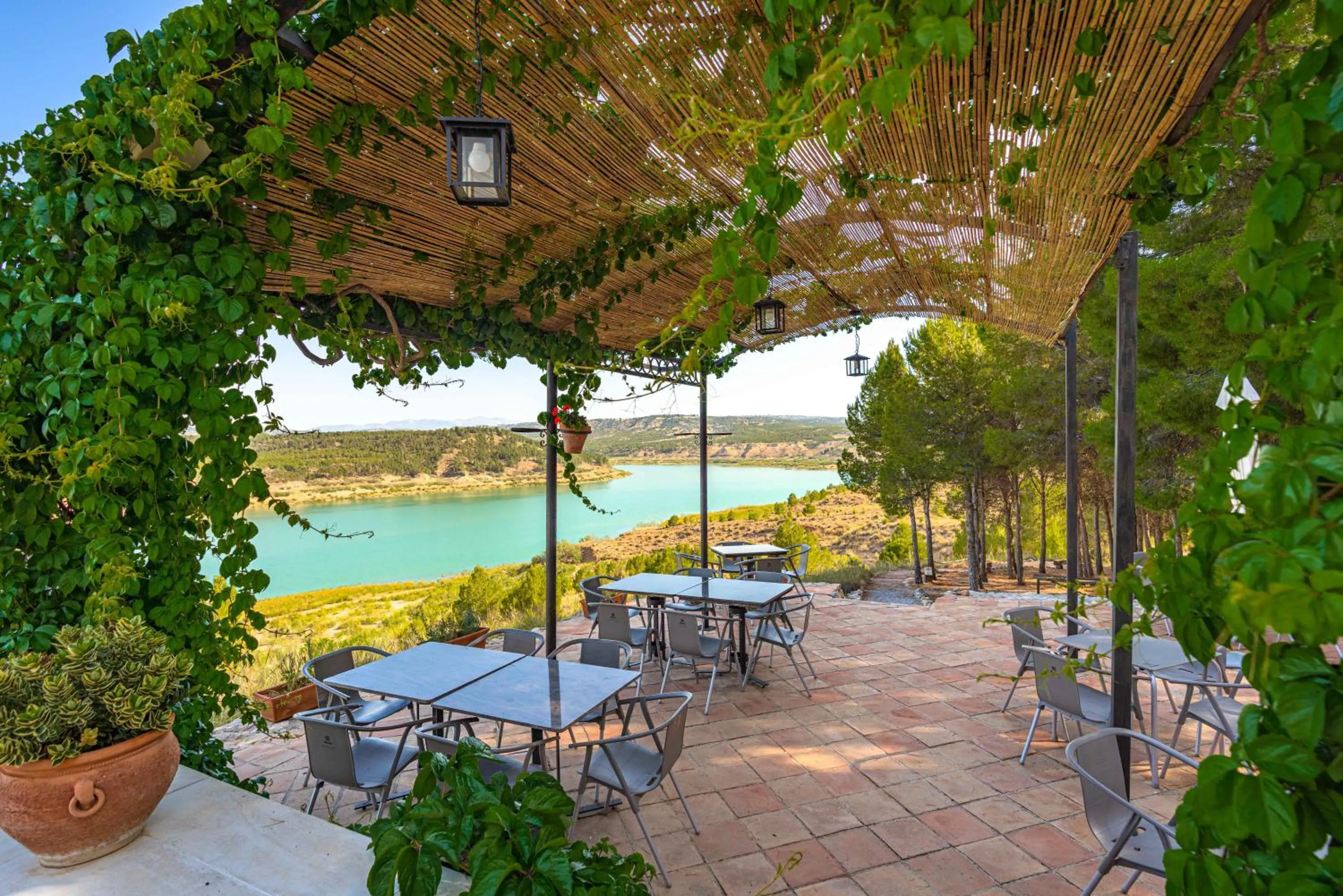 Restaurant/places to eat in Hotel Rural La Alcanacia