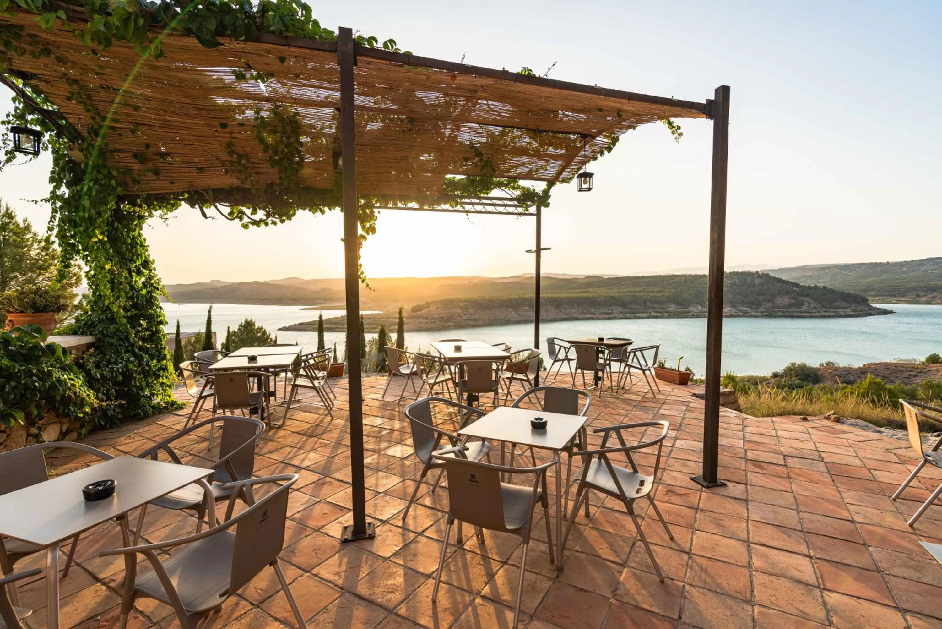 Restaurant/places to eat in Hotel Rural La Alcanacia