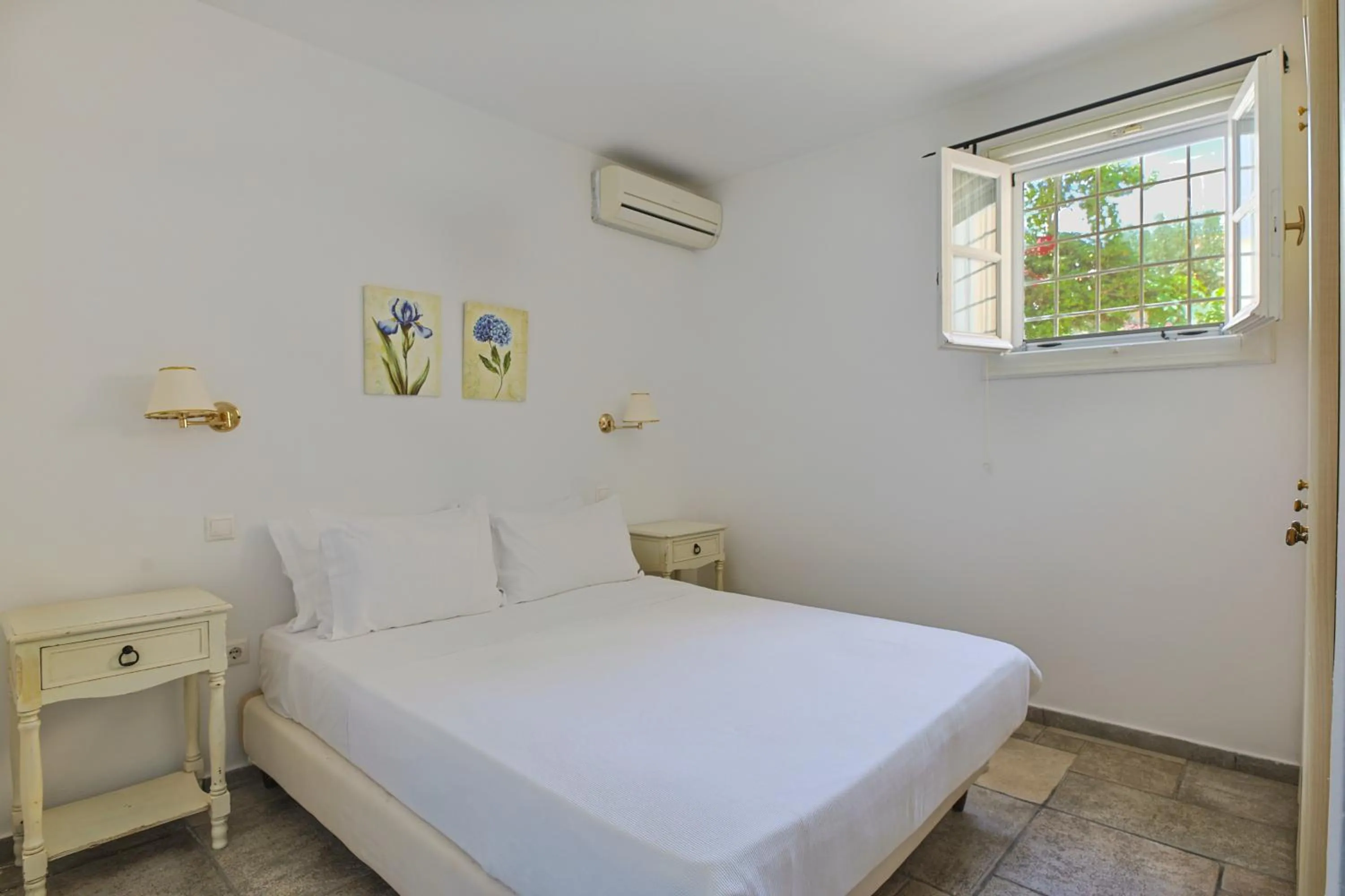 Bedroom, Bed in Villa Nika