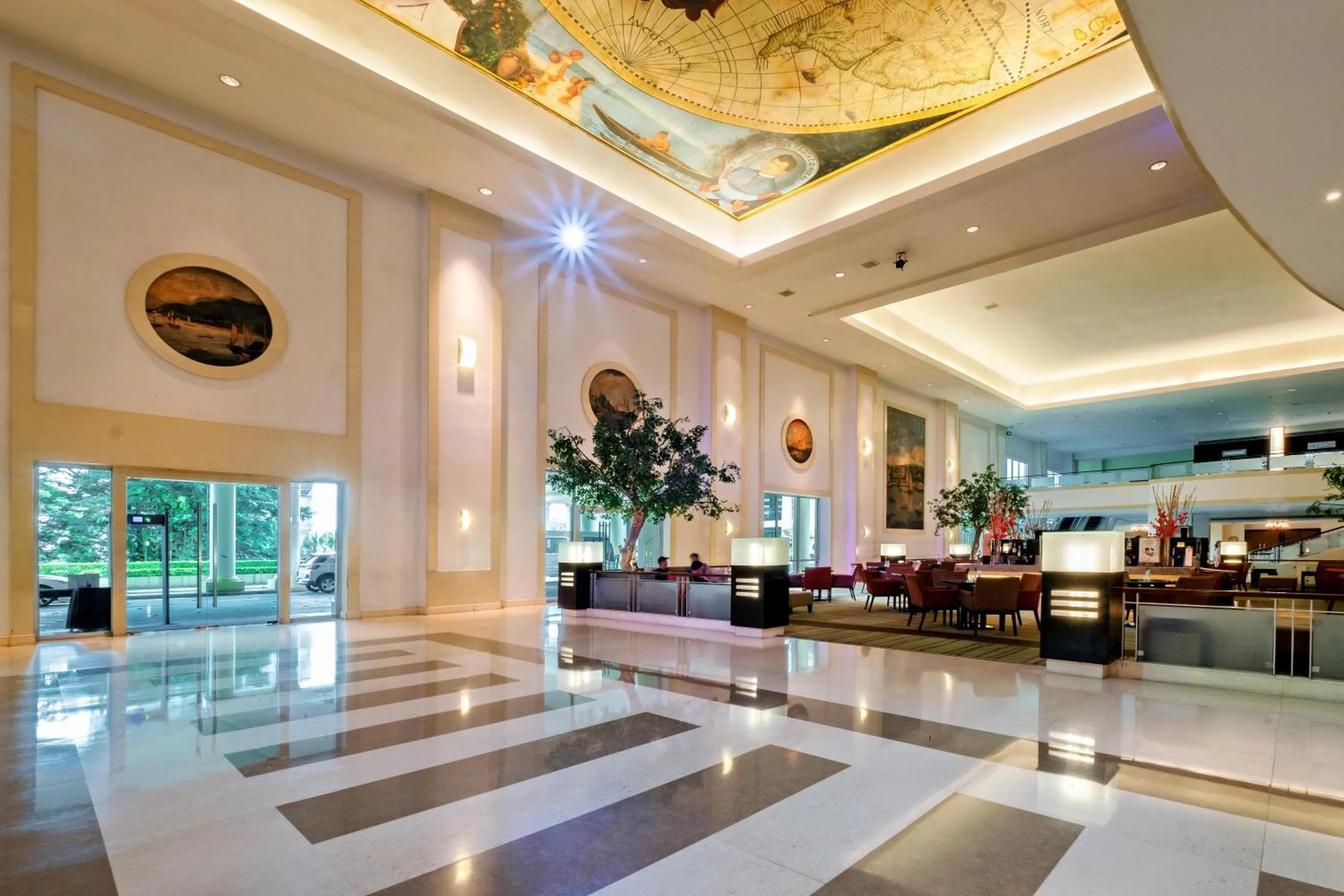 Lobby or reception in Waterfront Cebu City Hotel & Casino