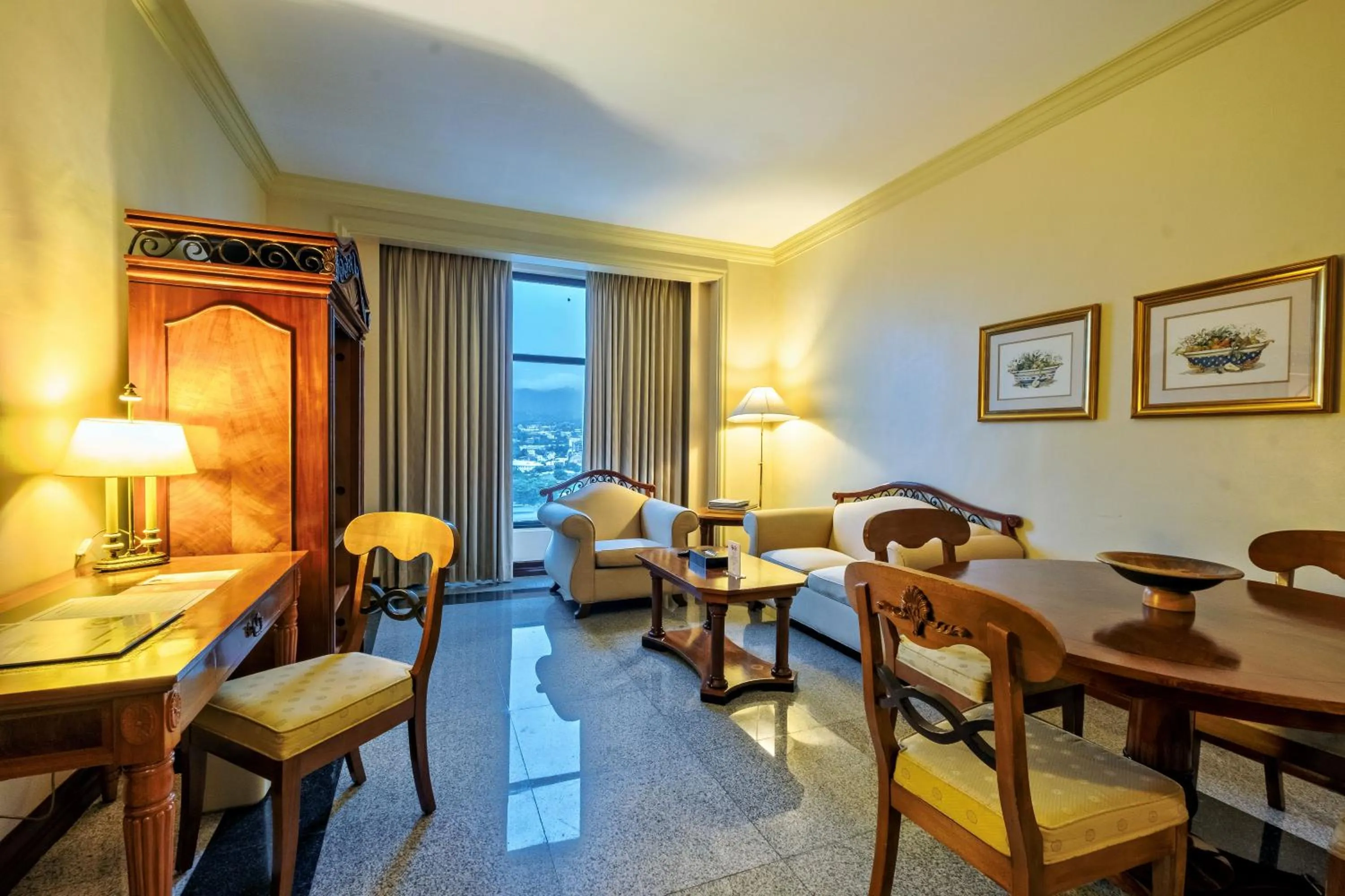 Living room in Waterfront Cebu City Hotel & Casino