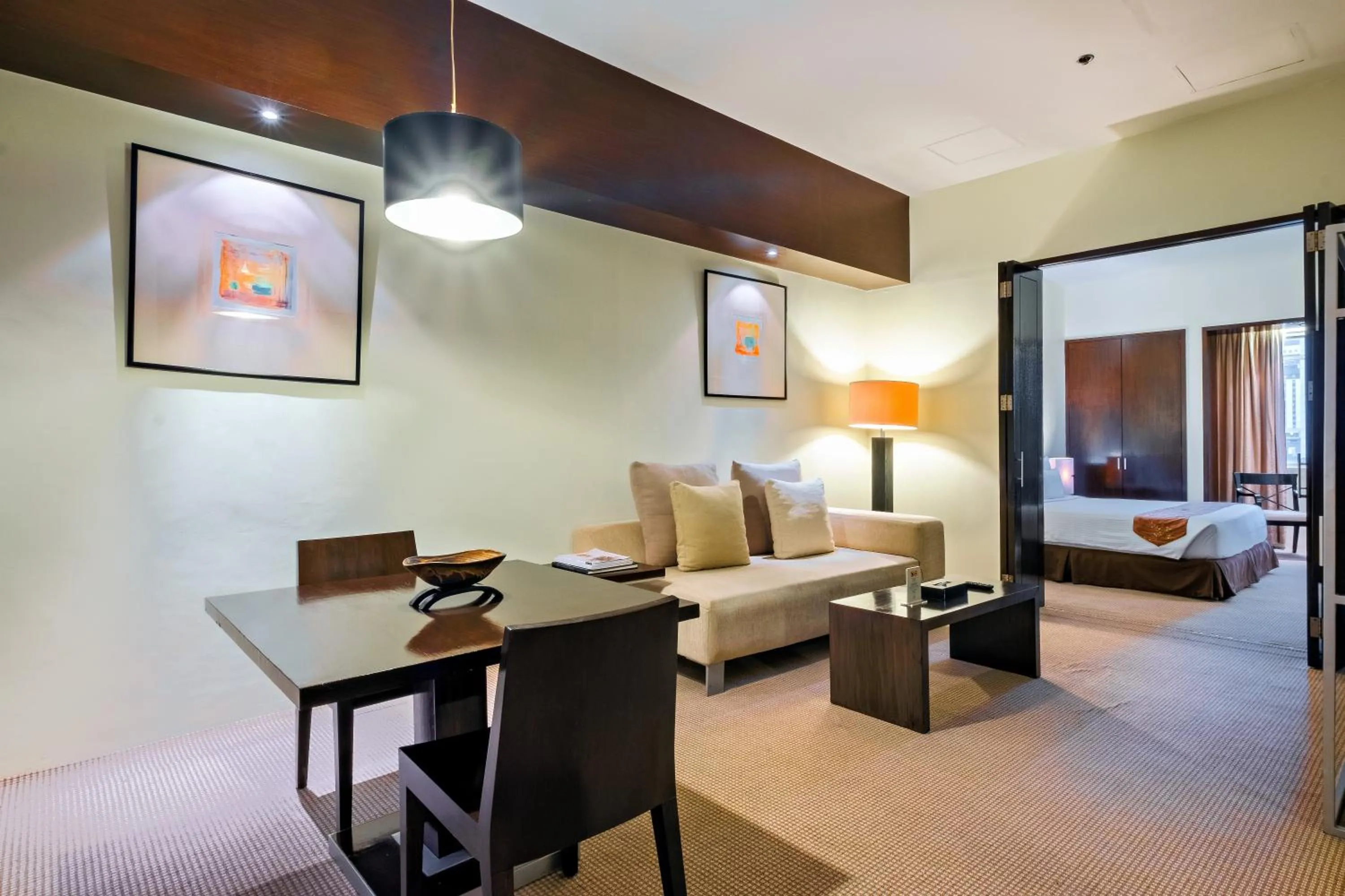 Living room, Bed in Waterfront Cebu City Hotel & Casino