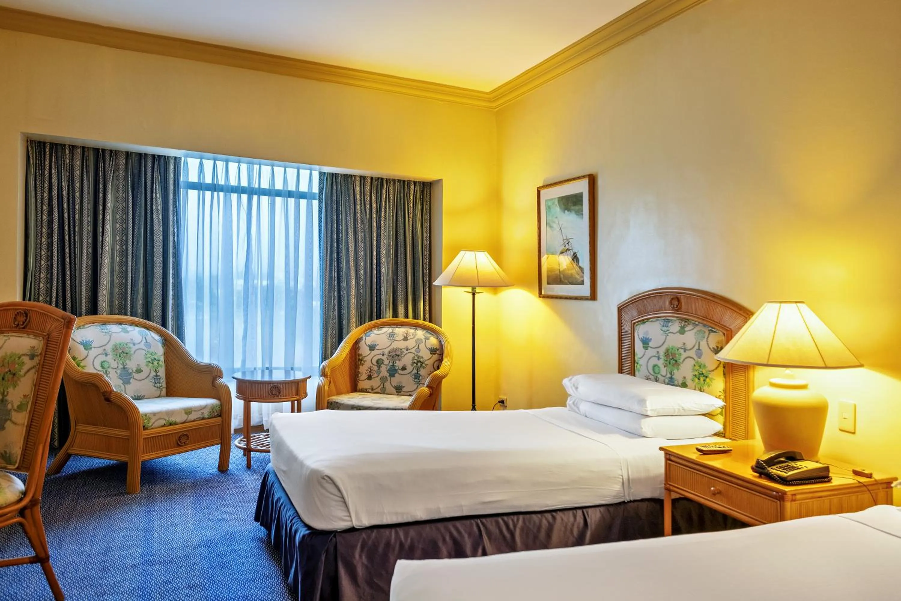 Bedroom, Bed in Waterfront Cebu City Hotel & Casino