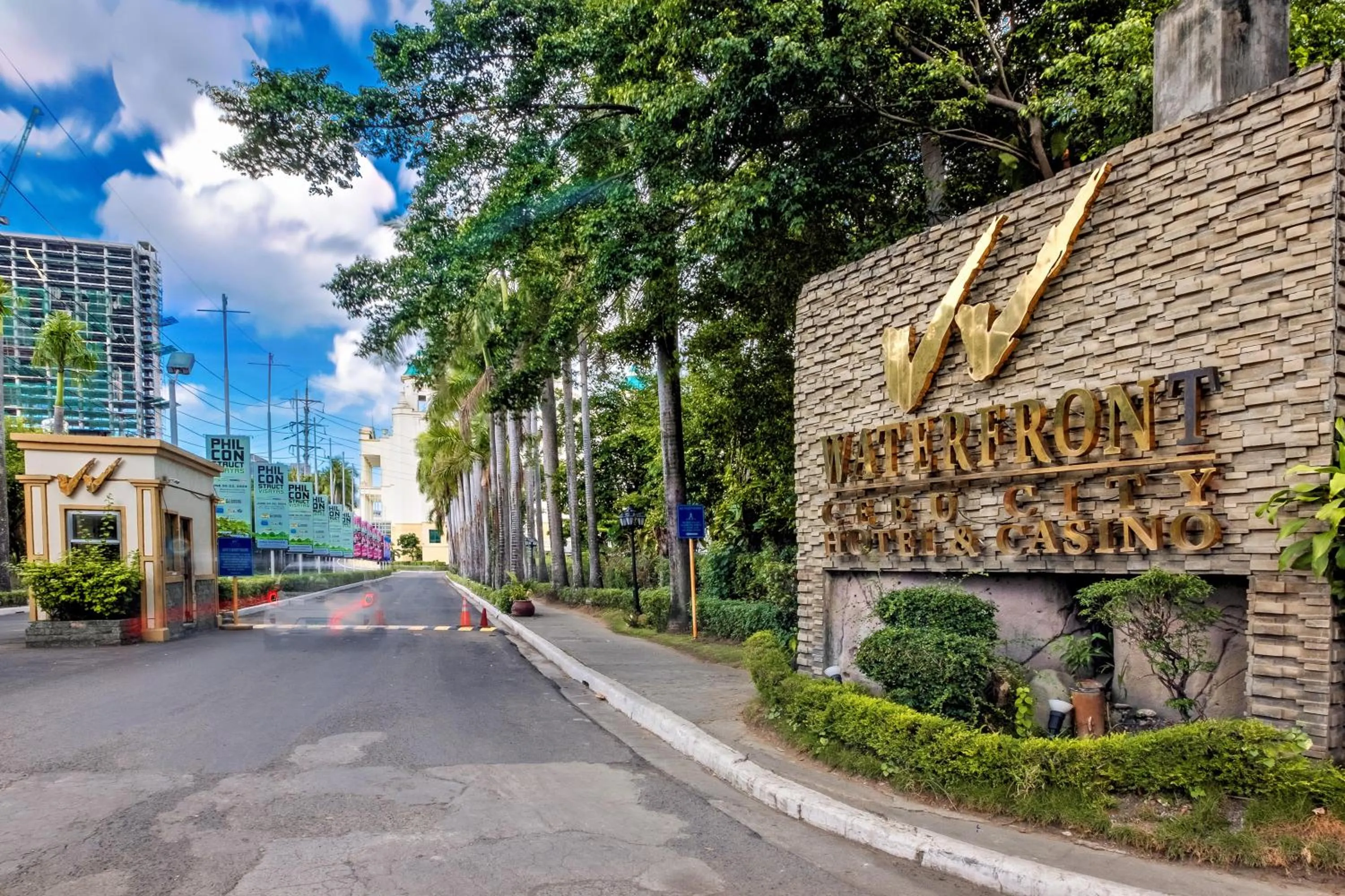 Facade/entrance in Waterfront Cebu City Hotel & Casino