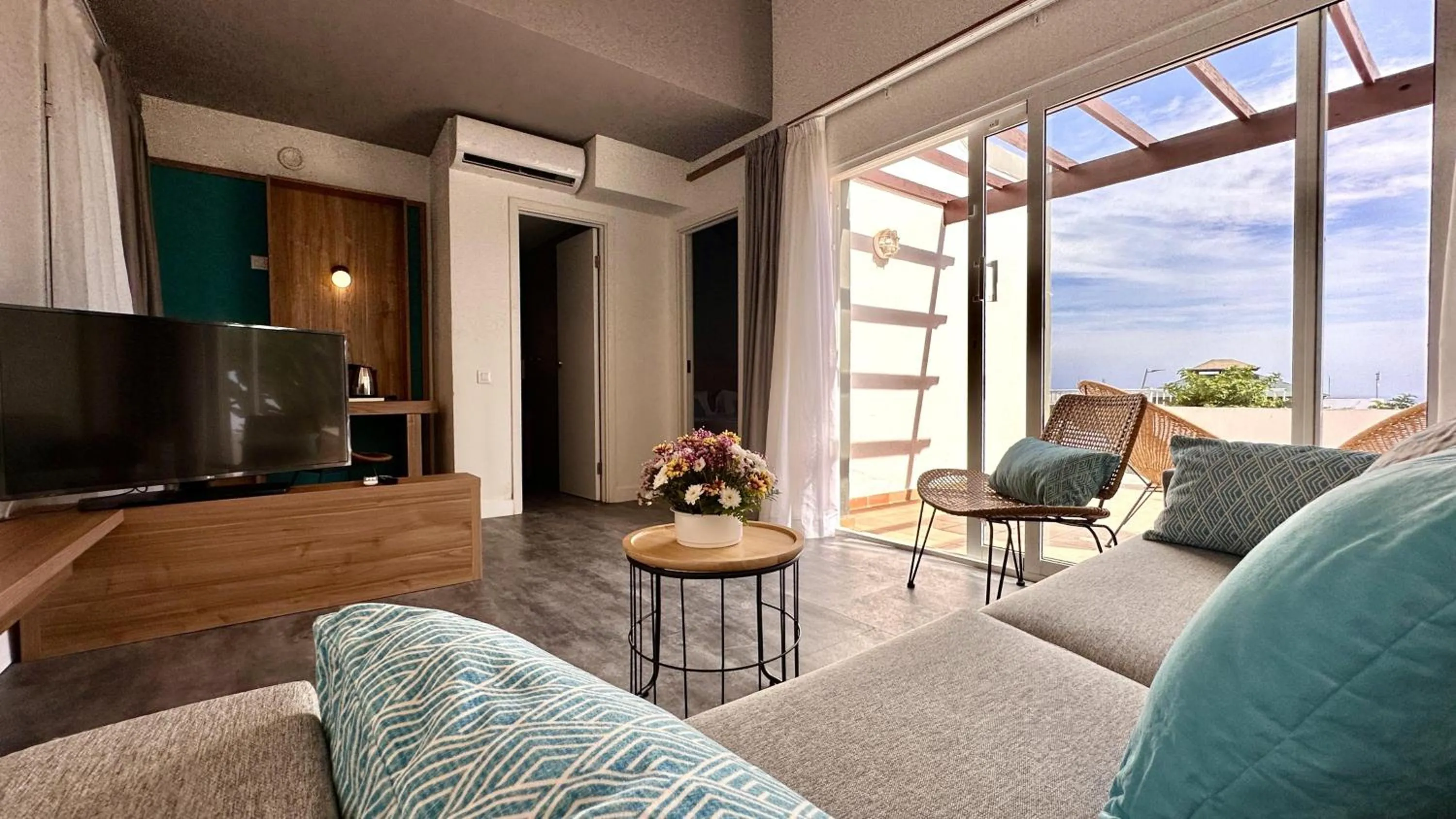 Photo of the whole room in Caleta Dorada