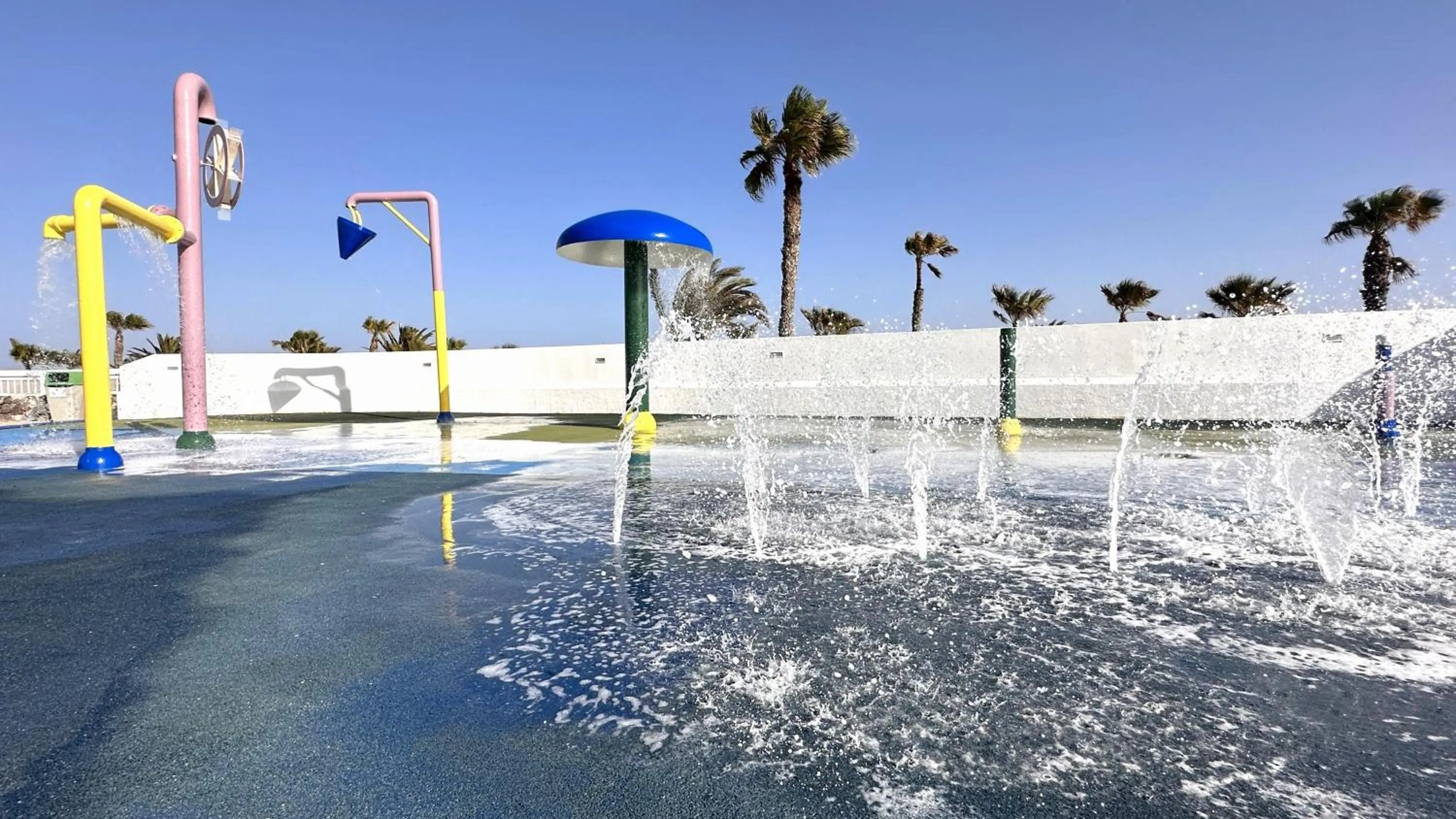 Swimming pool in BLUESEA Club Caleta Dorada