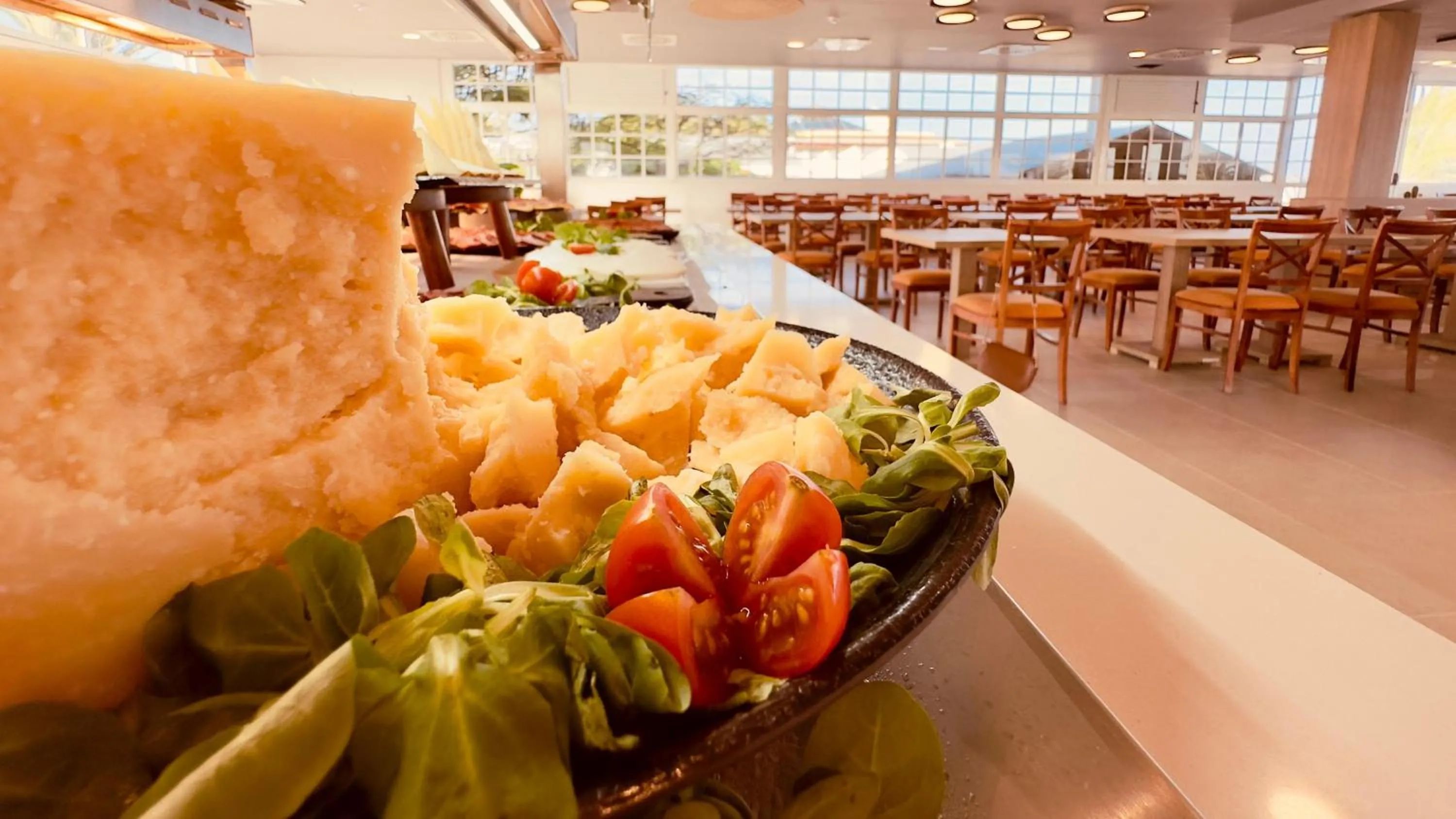 Restaurant/places to eat in Caleta Dorada