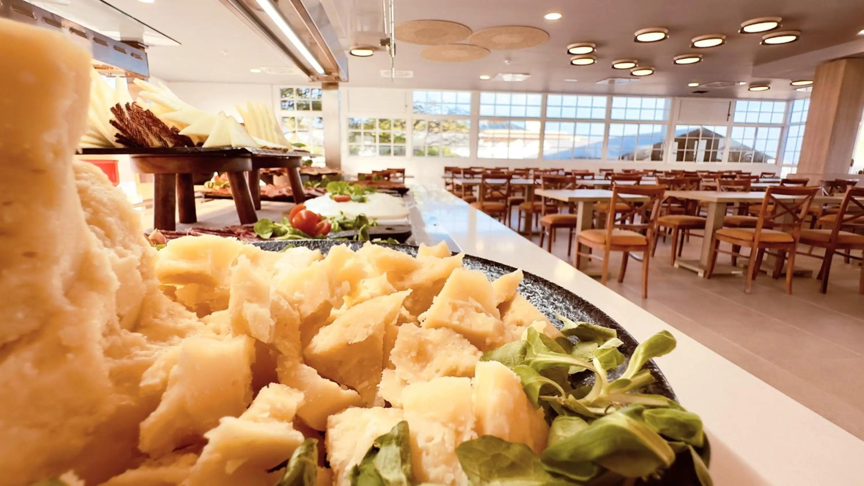 Restaurant/places to eat in Caleta Dorada