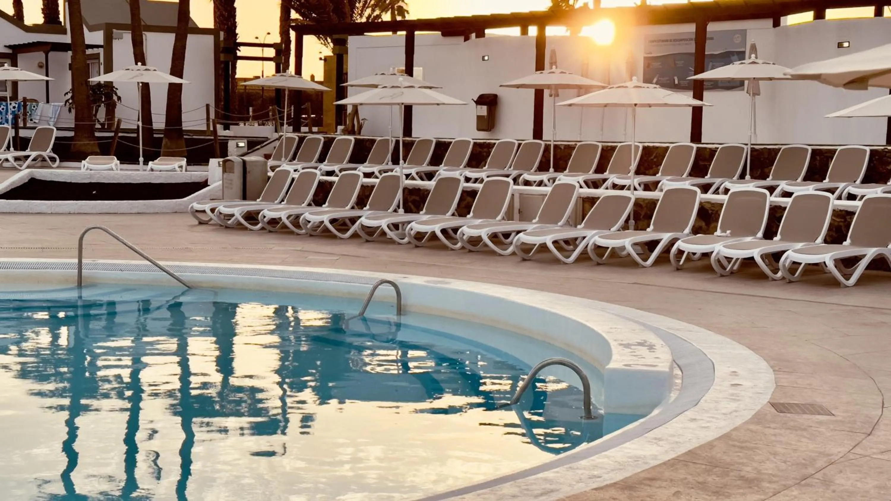 Swimming pool in Caleta Dorada