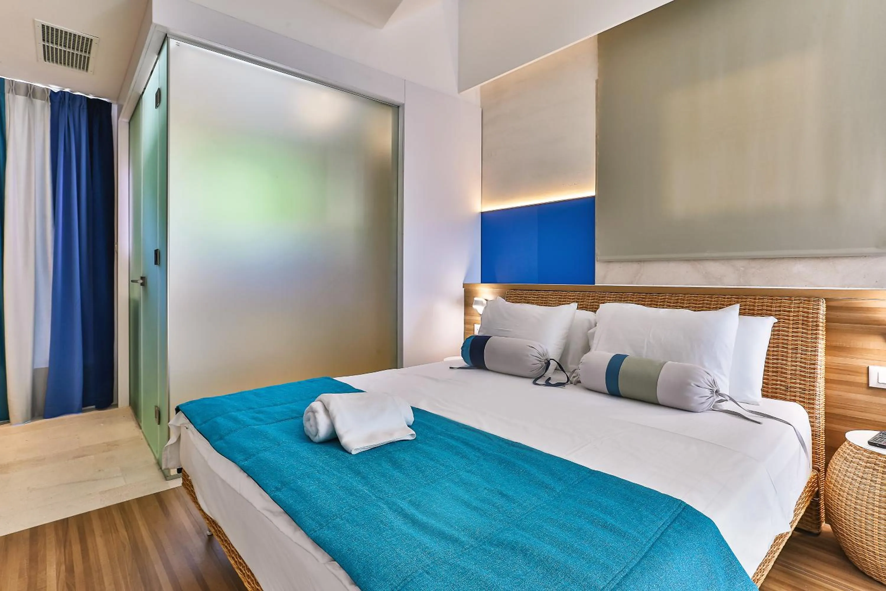 Bedroom, Bed in Carine Hotel Park