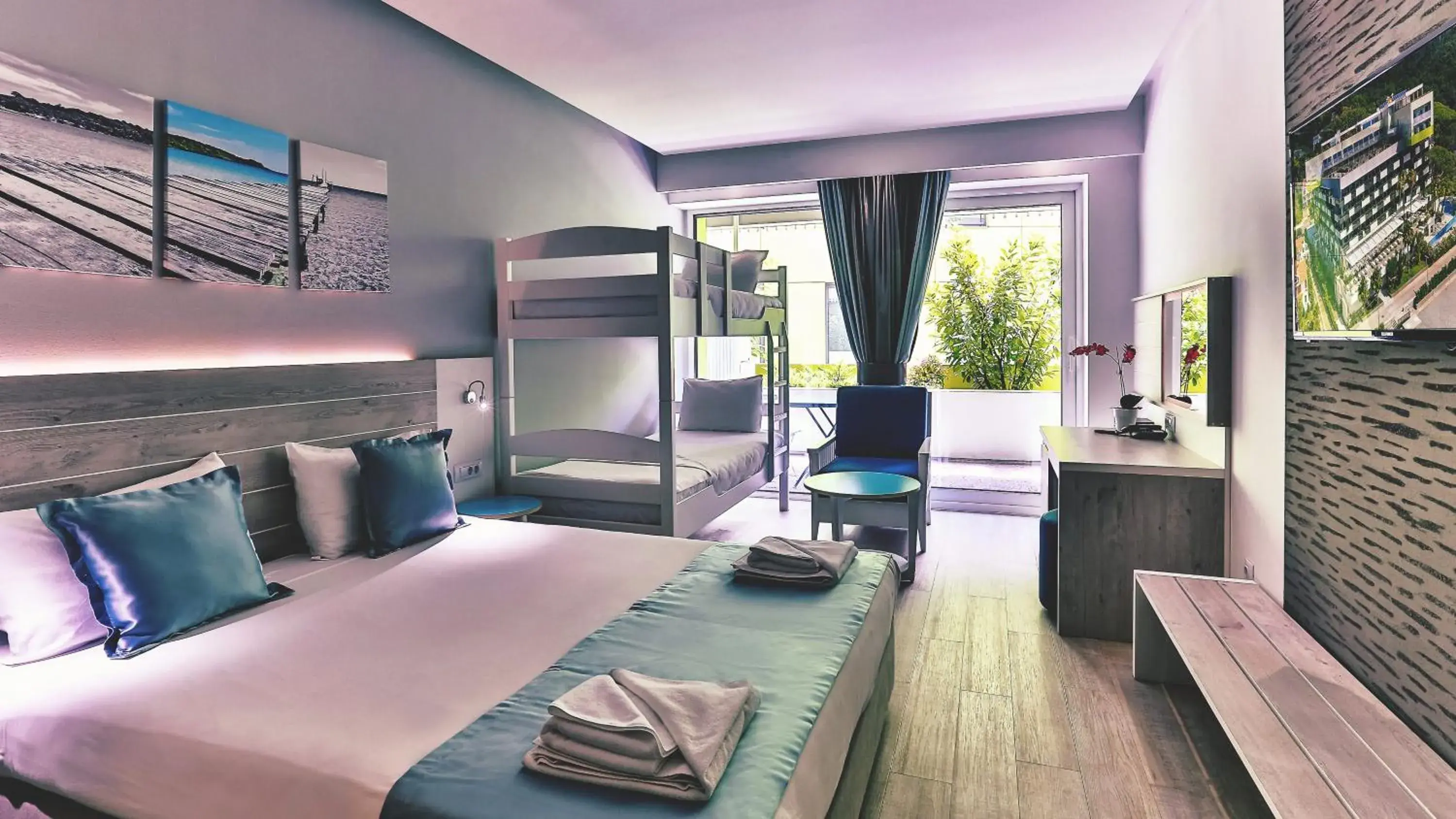 Family Room with Balcony in Carine Hotel Park Family Room with Balcony in Carine Hotel Park