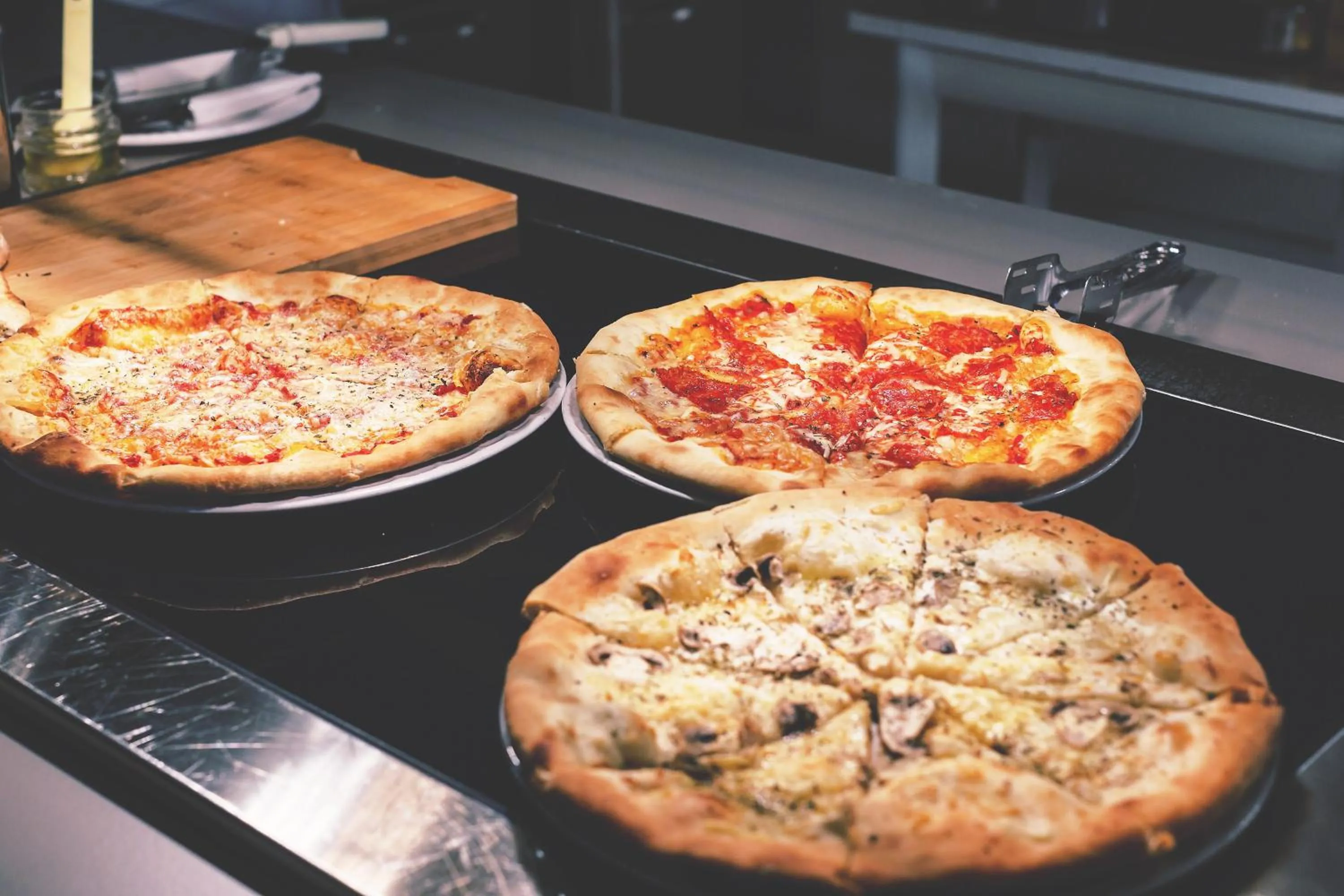 Restaurant/places to eat in Carine Hotel Park