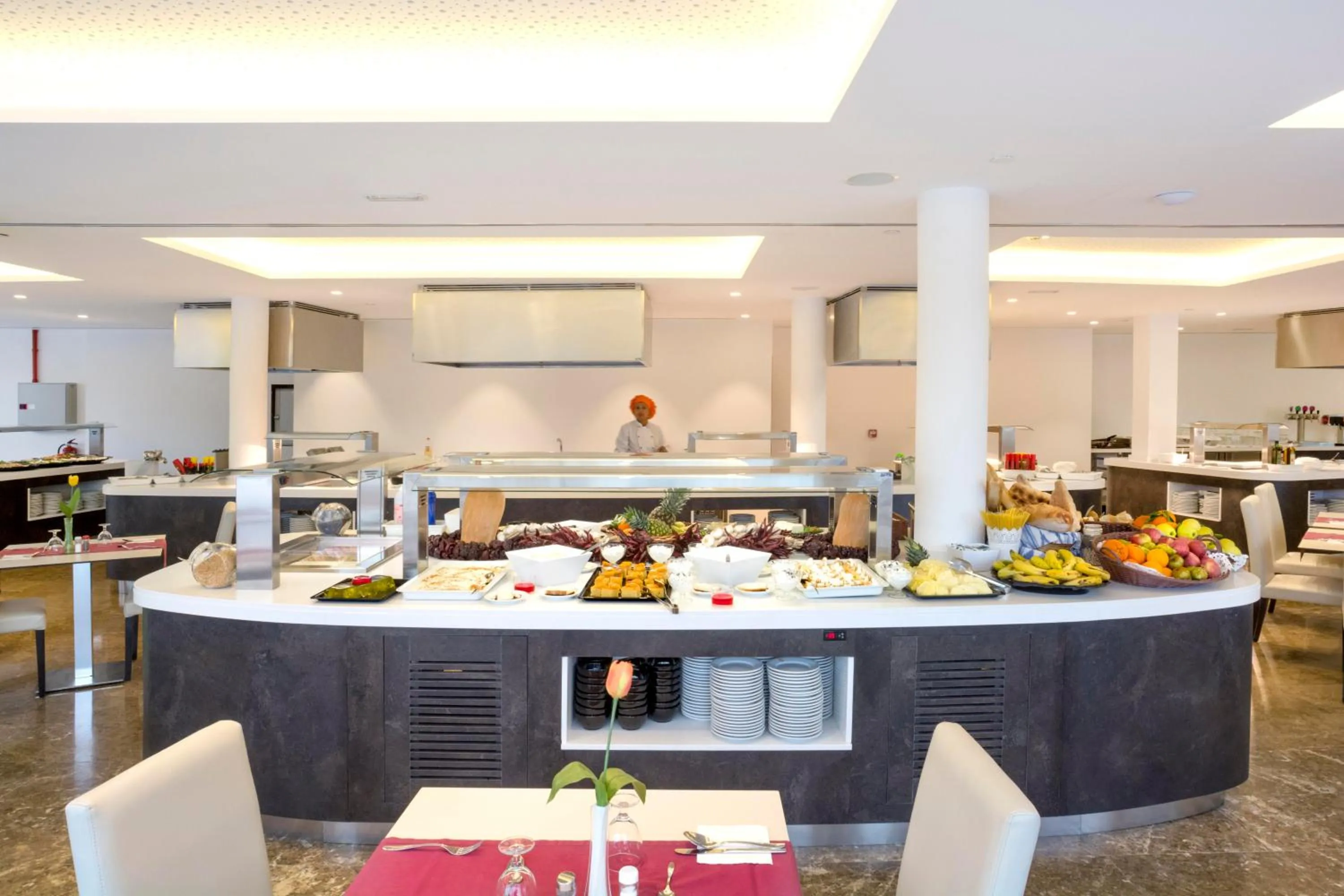 Restaurant/places to eat in Hotel Luxor