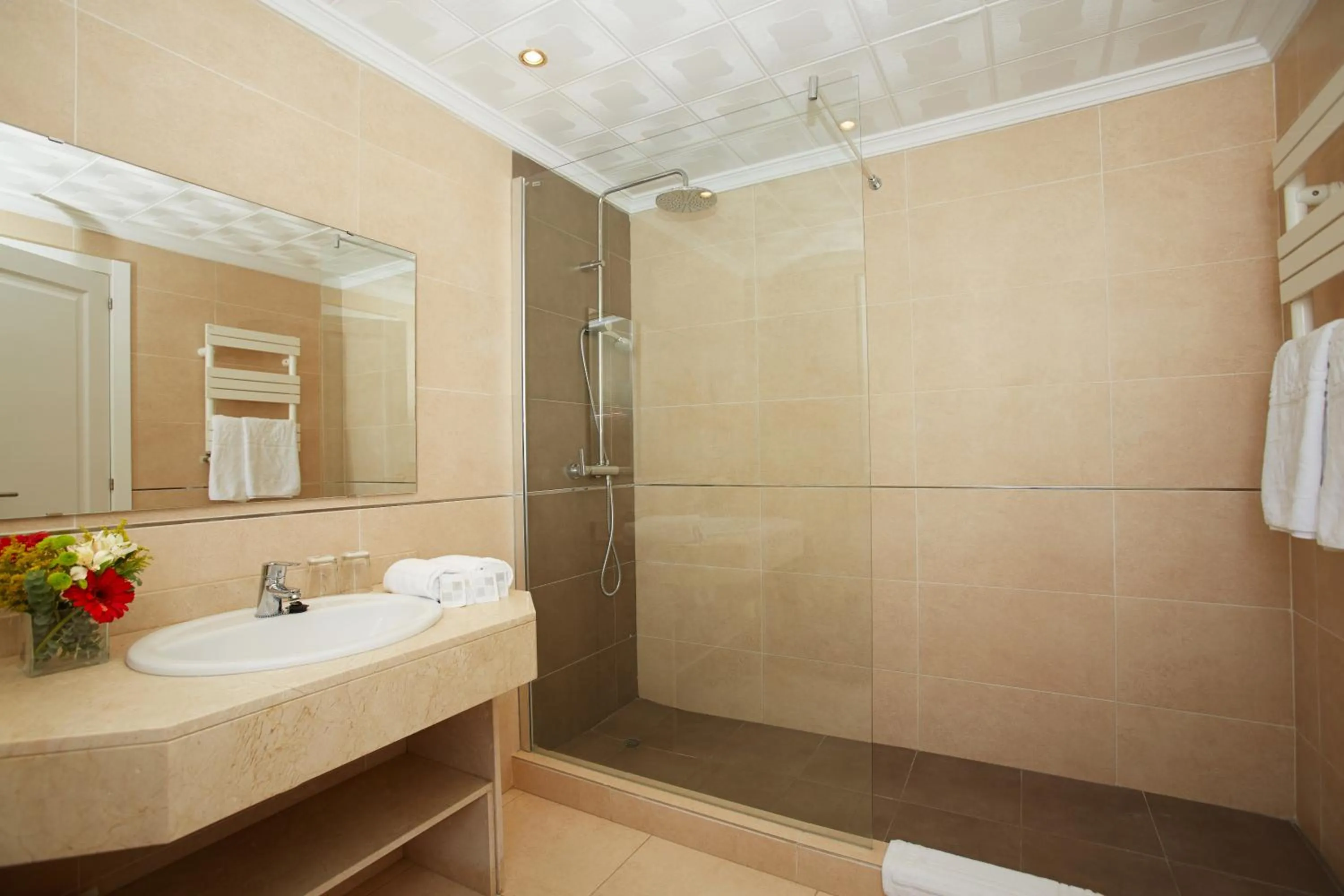 Shower in Hotel Luxor