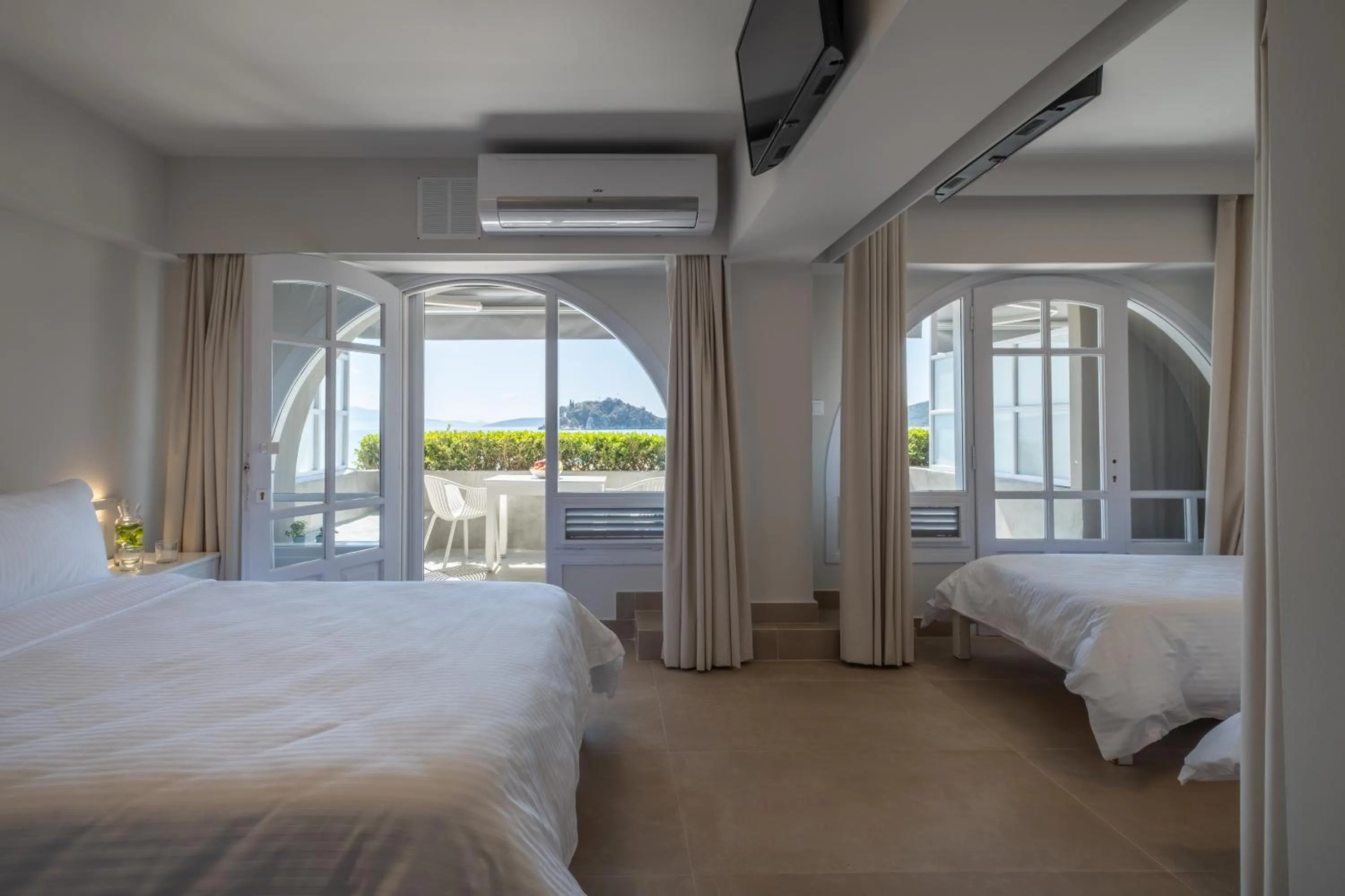 Bed in Nelly's Apartments