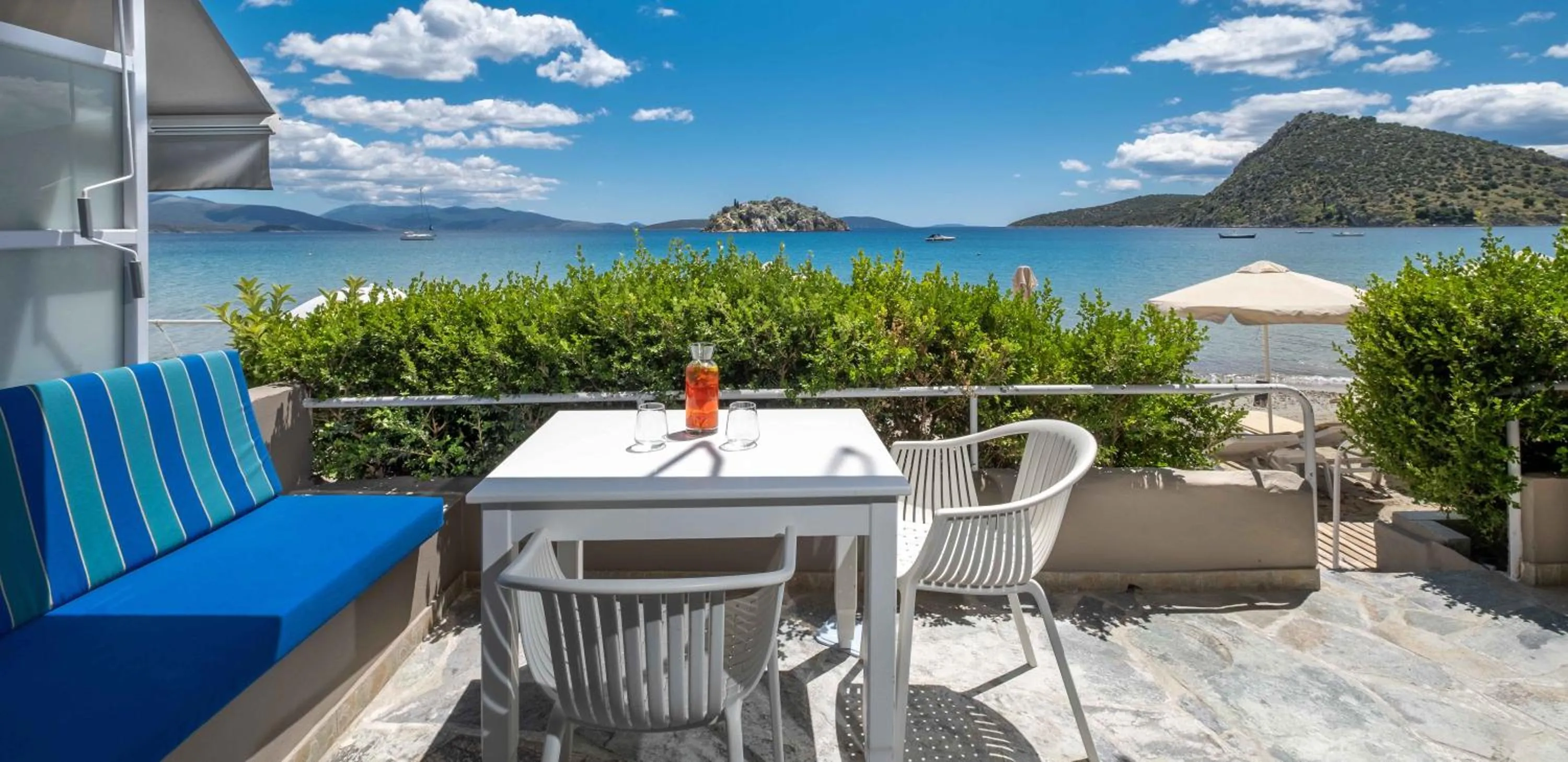 Summer in Nelly's Apartments