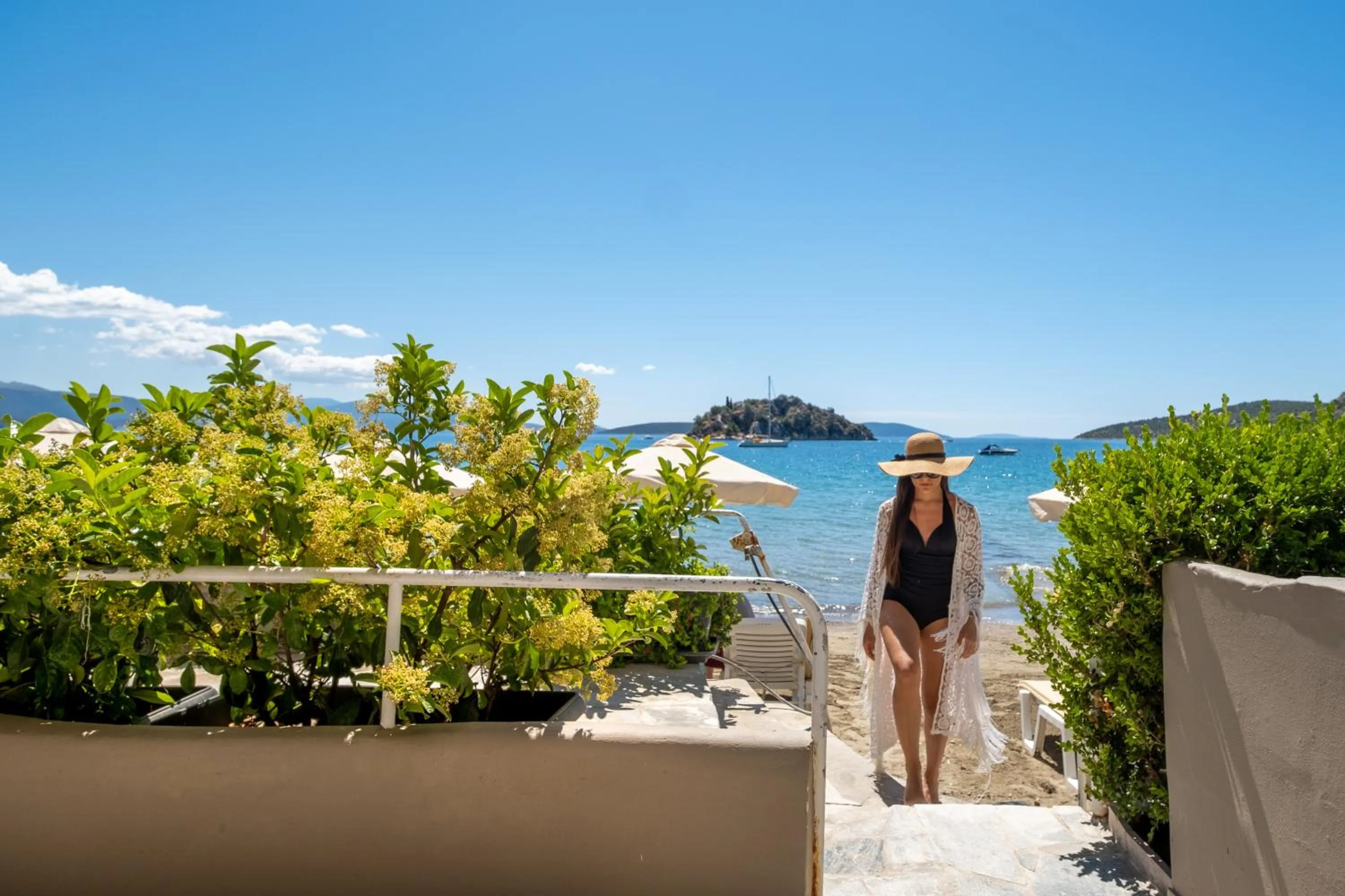 People in Nelly's Apartments