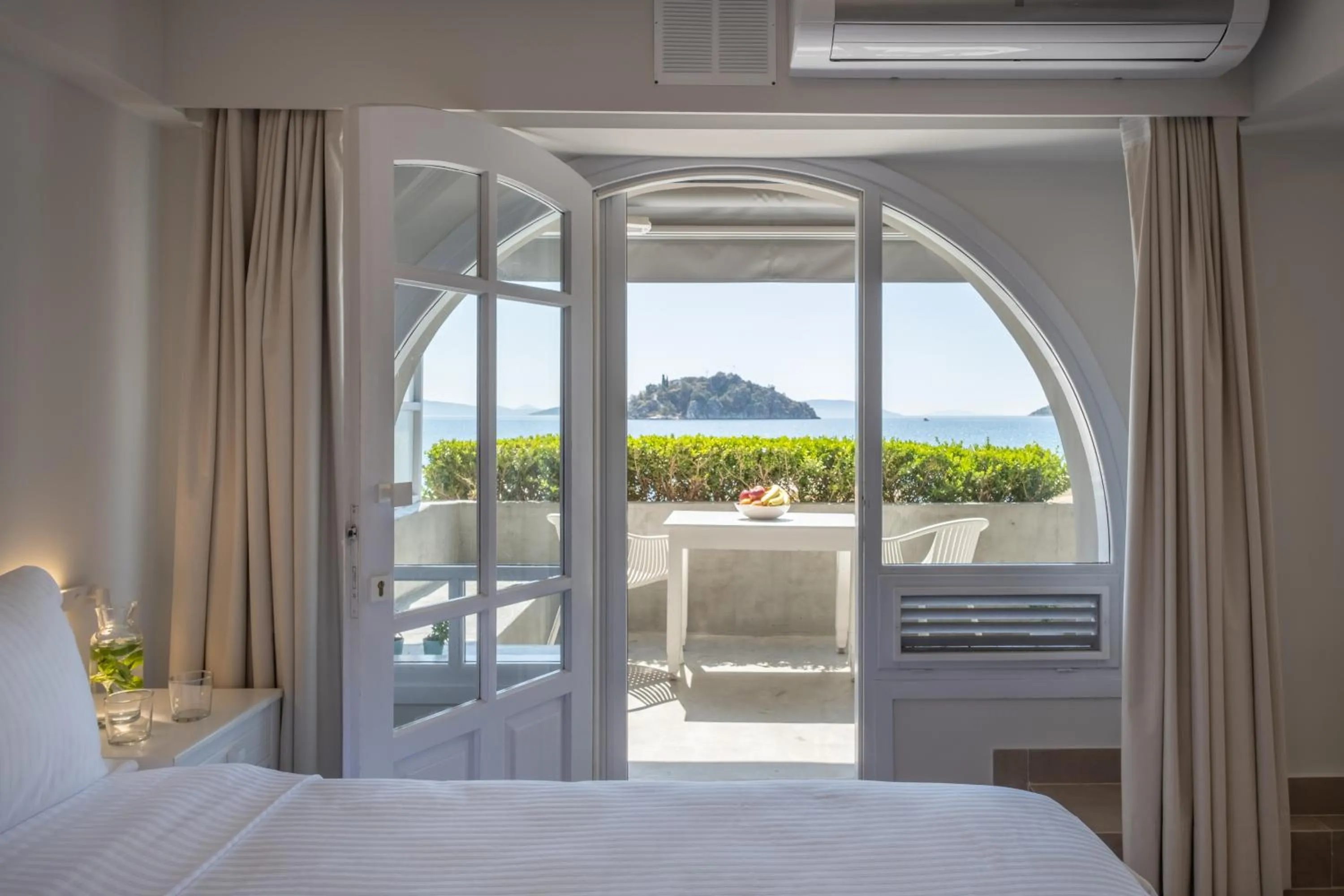 Bed in Nelly's Apartments