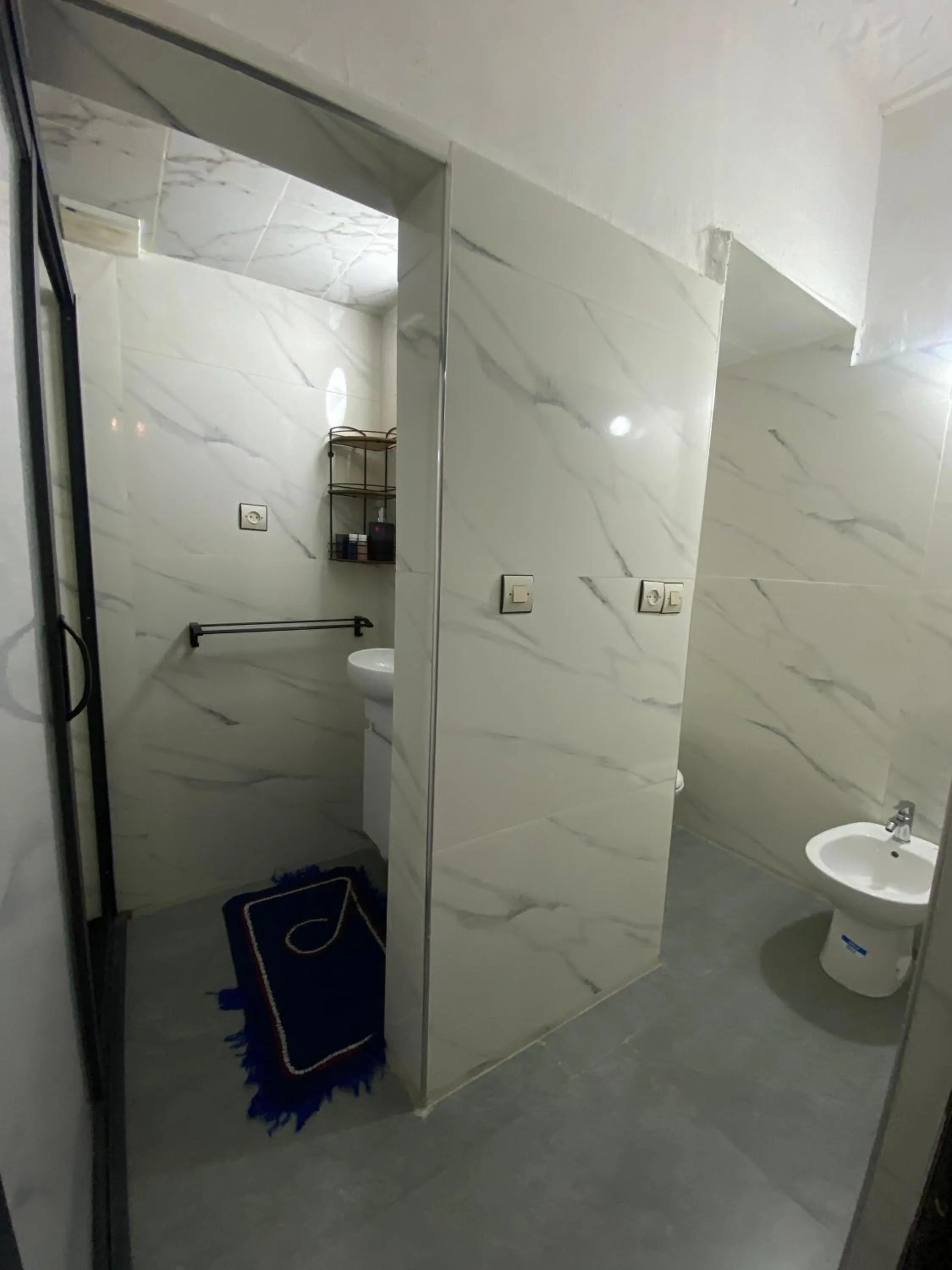 Shower in La Casa Espanyola