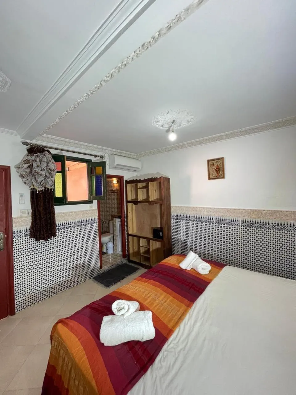 air conditioner, Bed in La Casa Espanyola