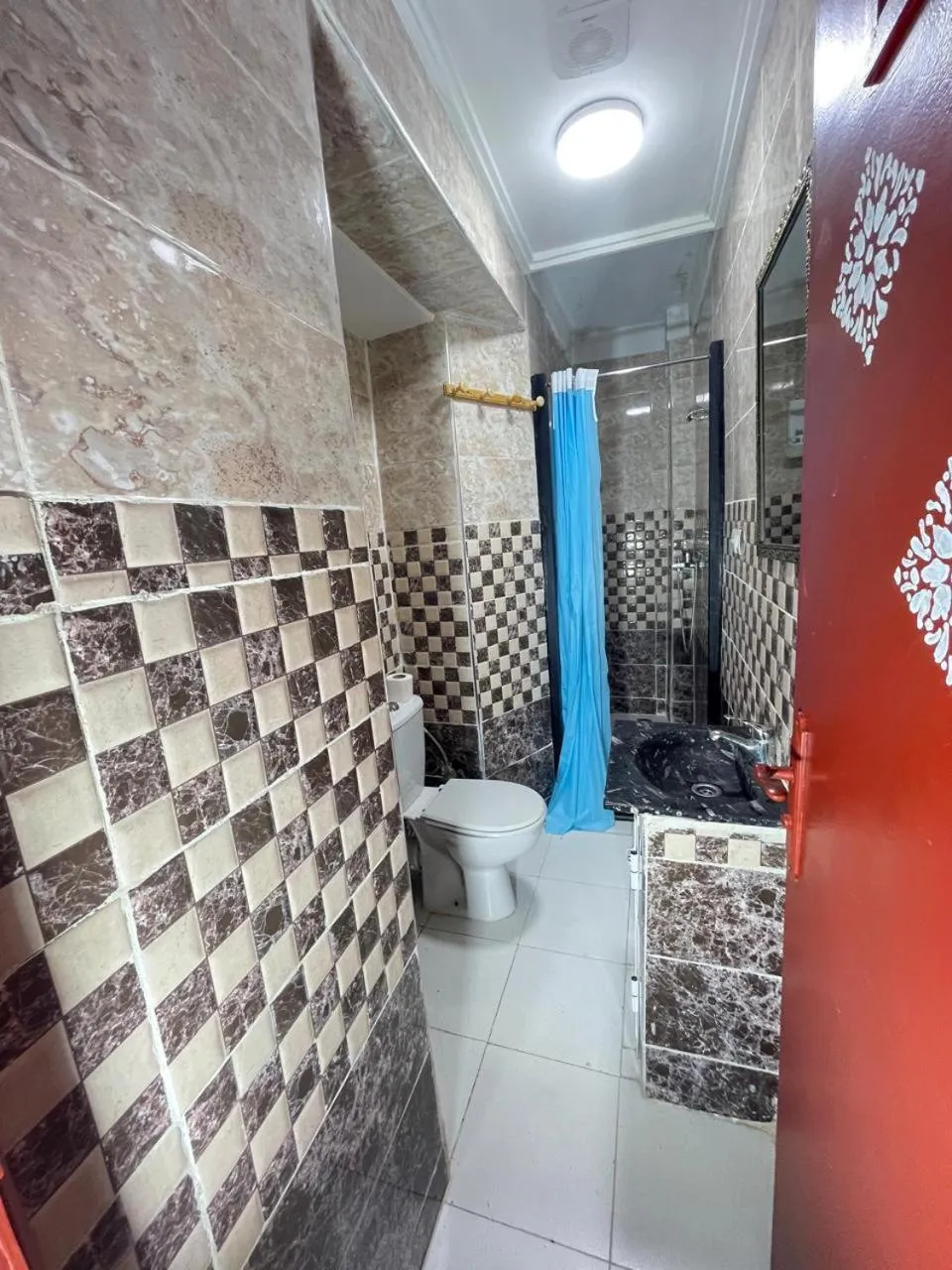 Toilet in La Casa Espanyola