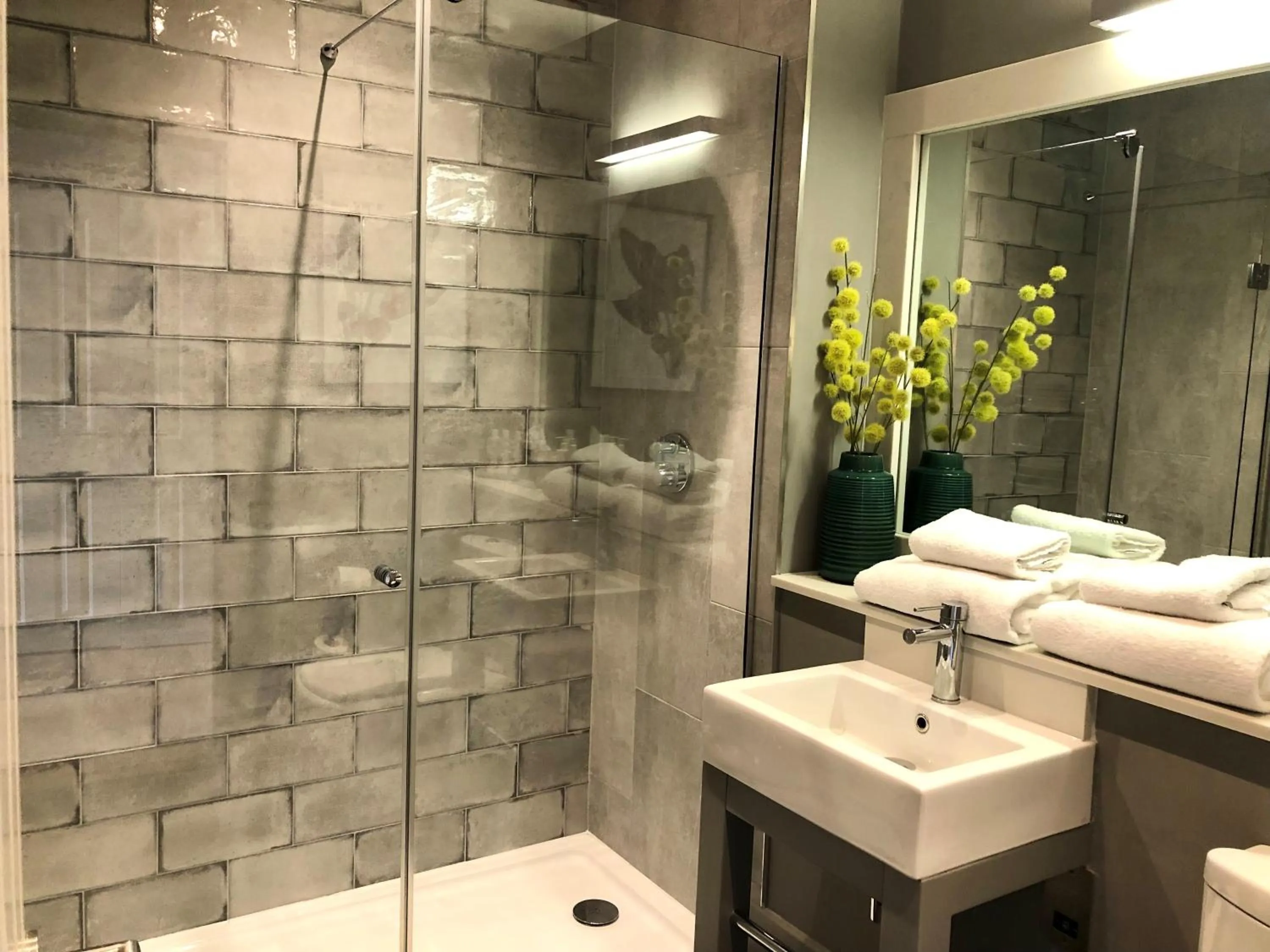 Bathroom in The Grosvenor Arms